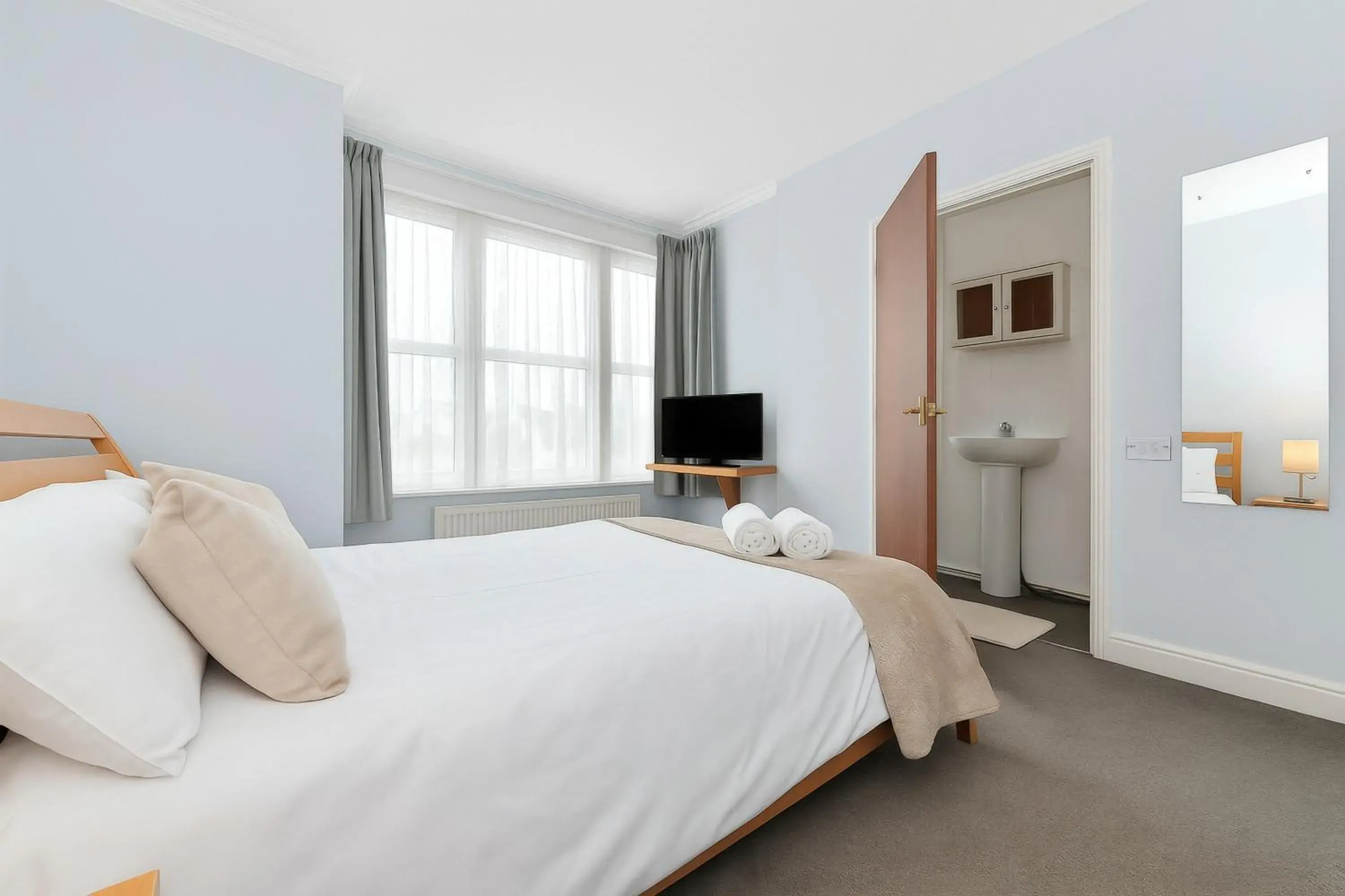 Bedroom, Bed in Shelford Lodge Bedroom, Bed in Shelford Lodge