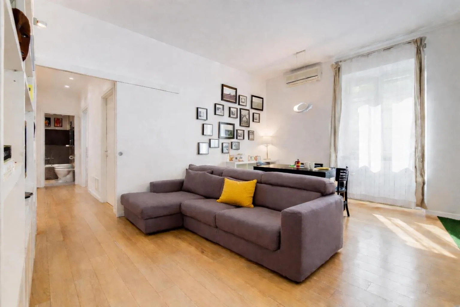 Micol's Place, bright apt 2 rooms, 2 toilets, near metro, 80 mq