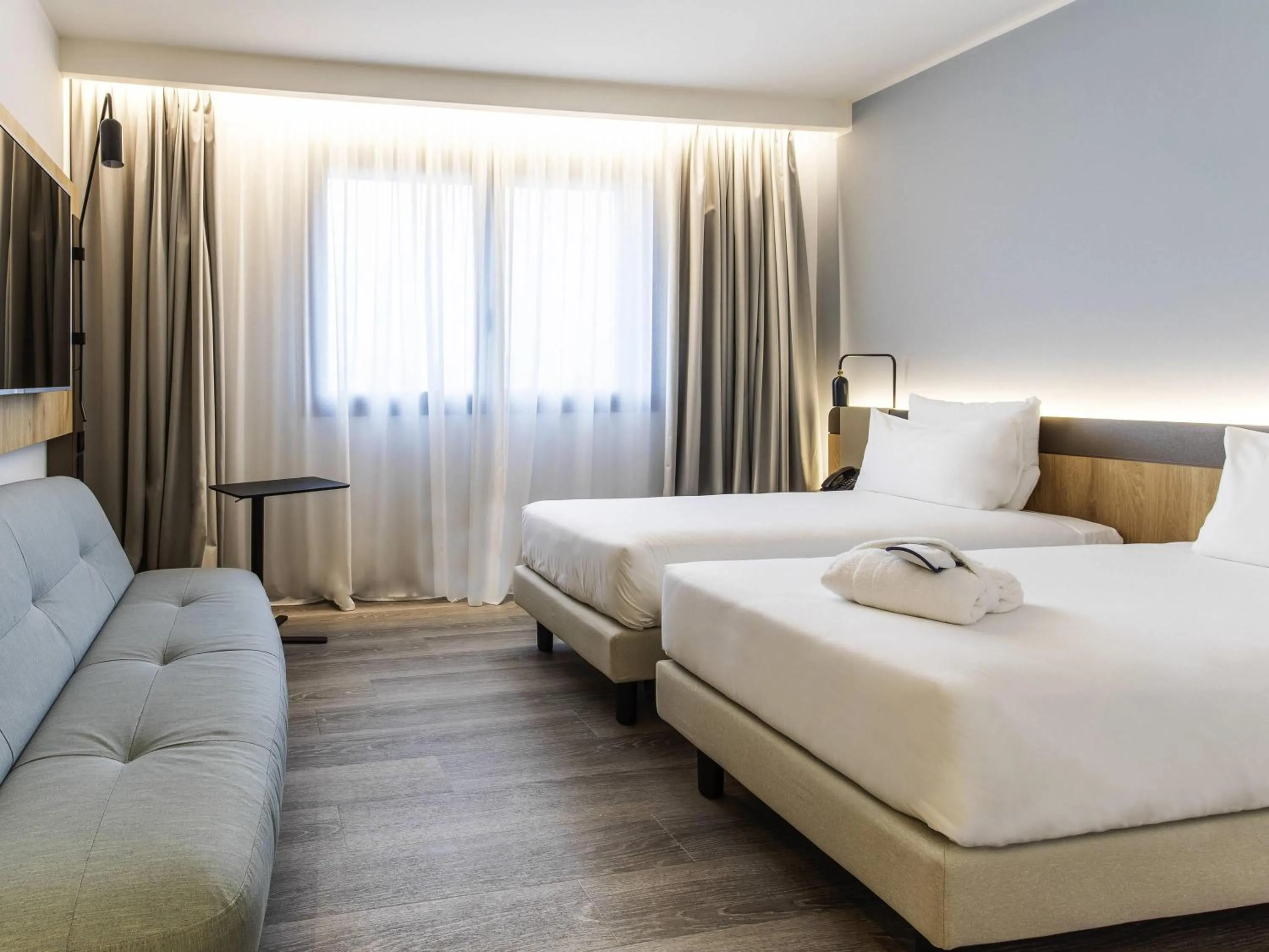 Bedroom, Bed in Novotel Parma Centro