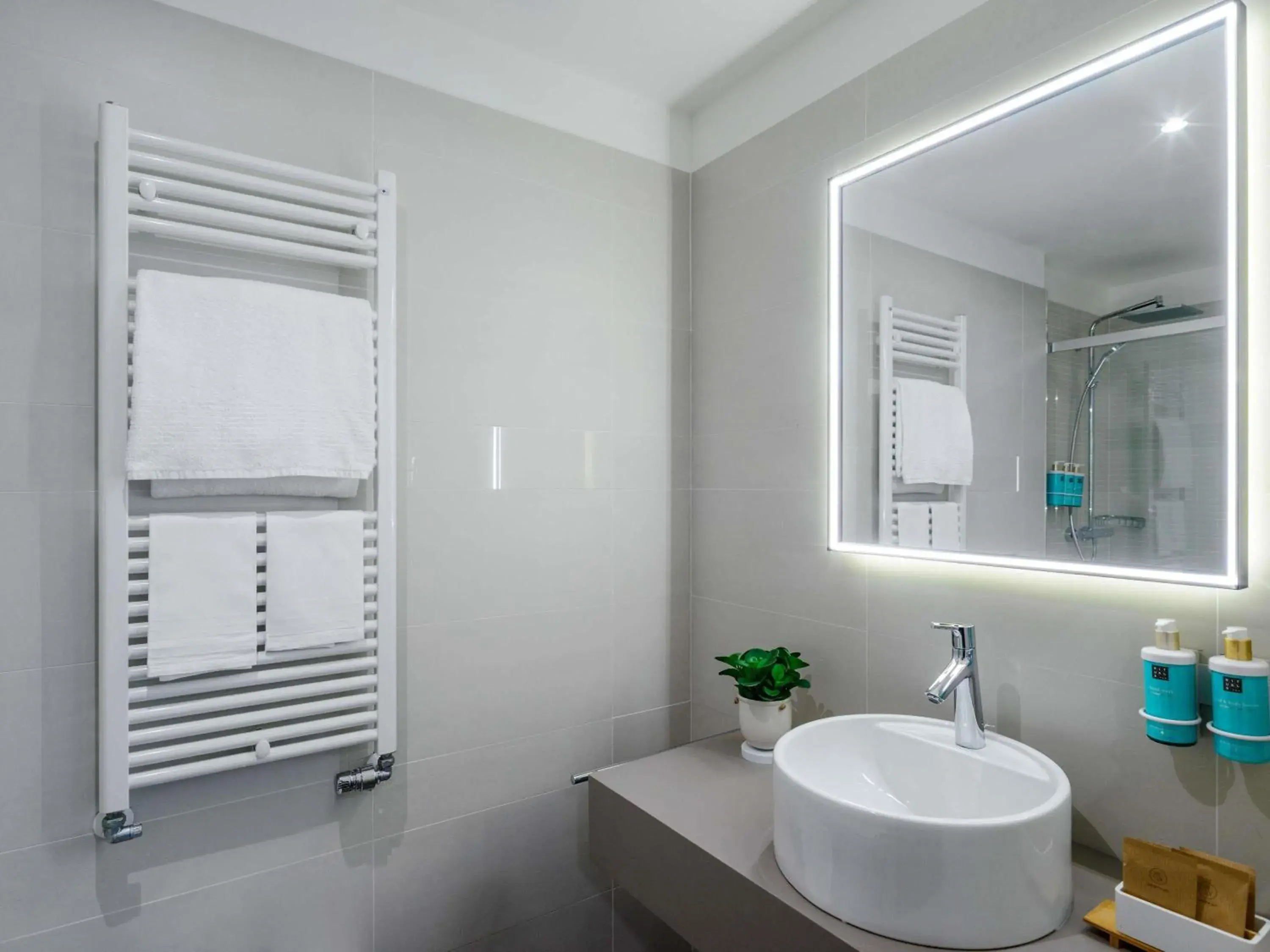 Standard Double Room in Novotel Parma Centro Standard Double Room in Novotel Parma Centro