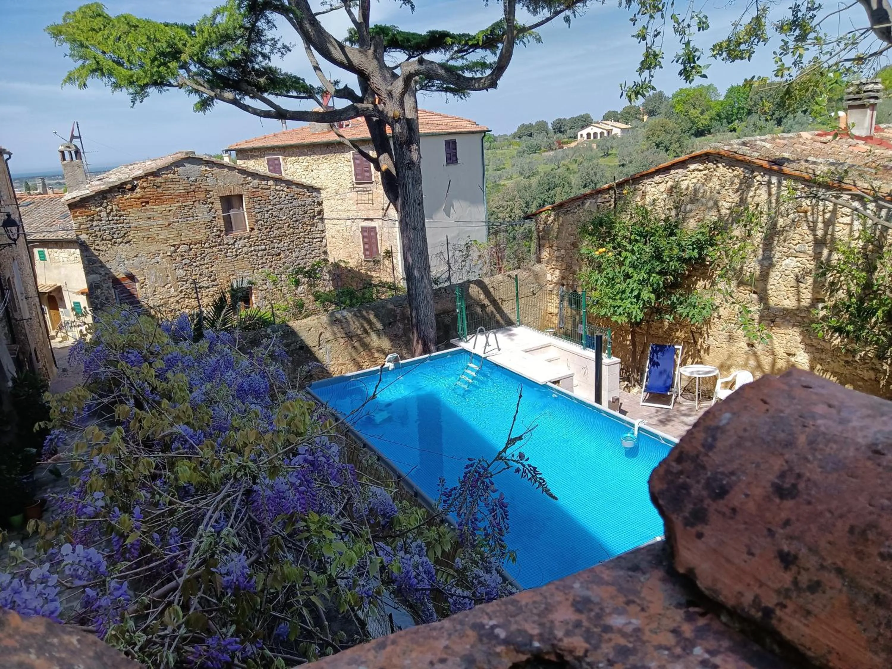 Swimming pool in Locanda Etrusca