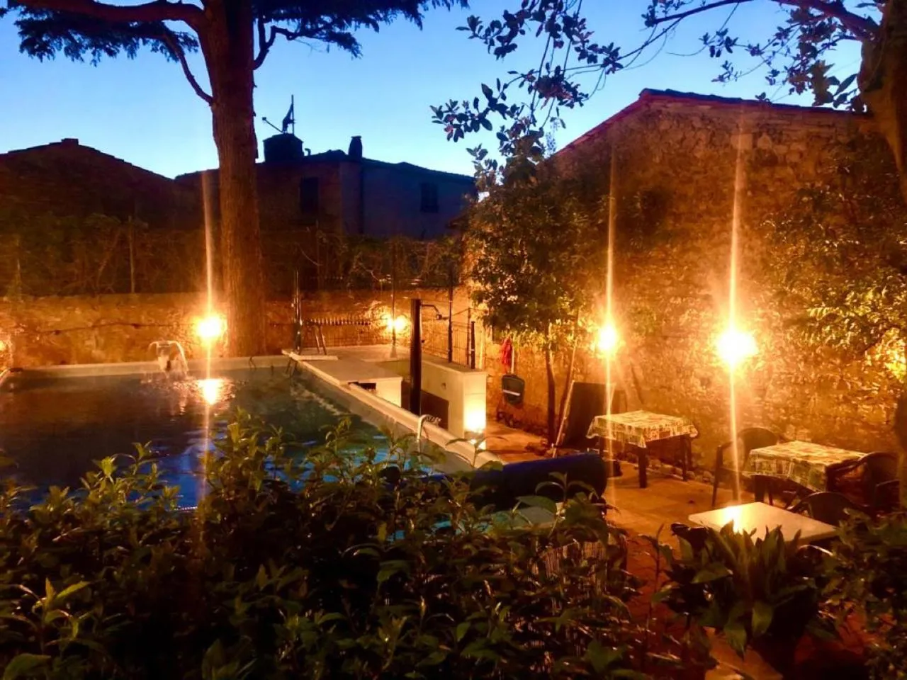 Swimming pool in Locanda Etrusca