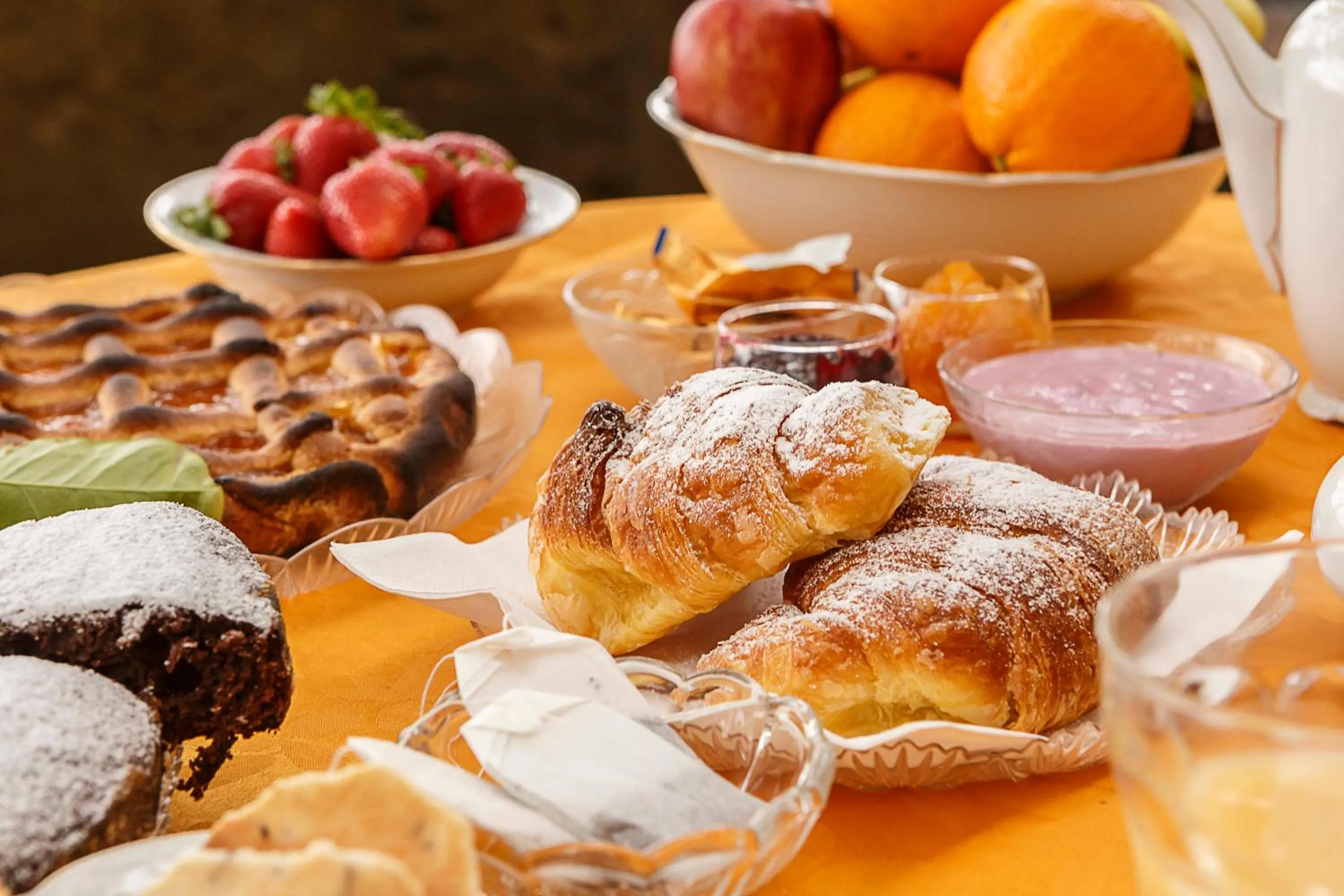 Italian breakfast in Locanda Etrusca