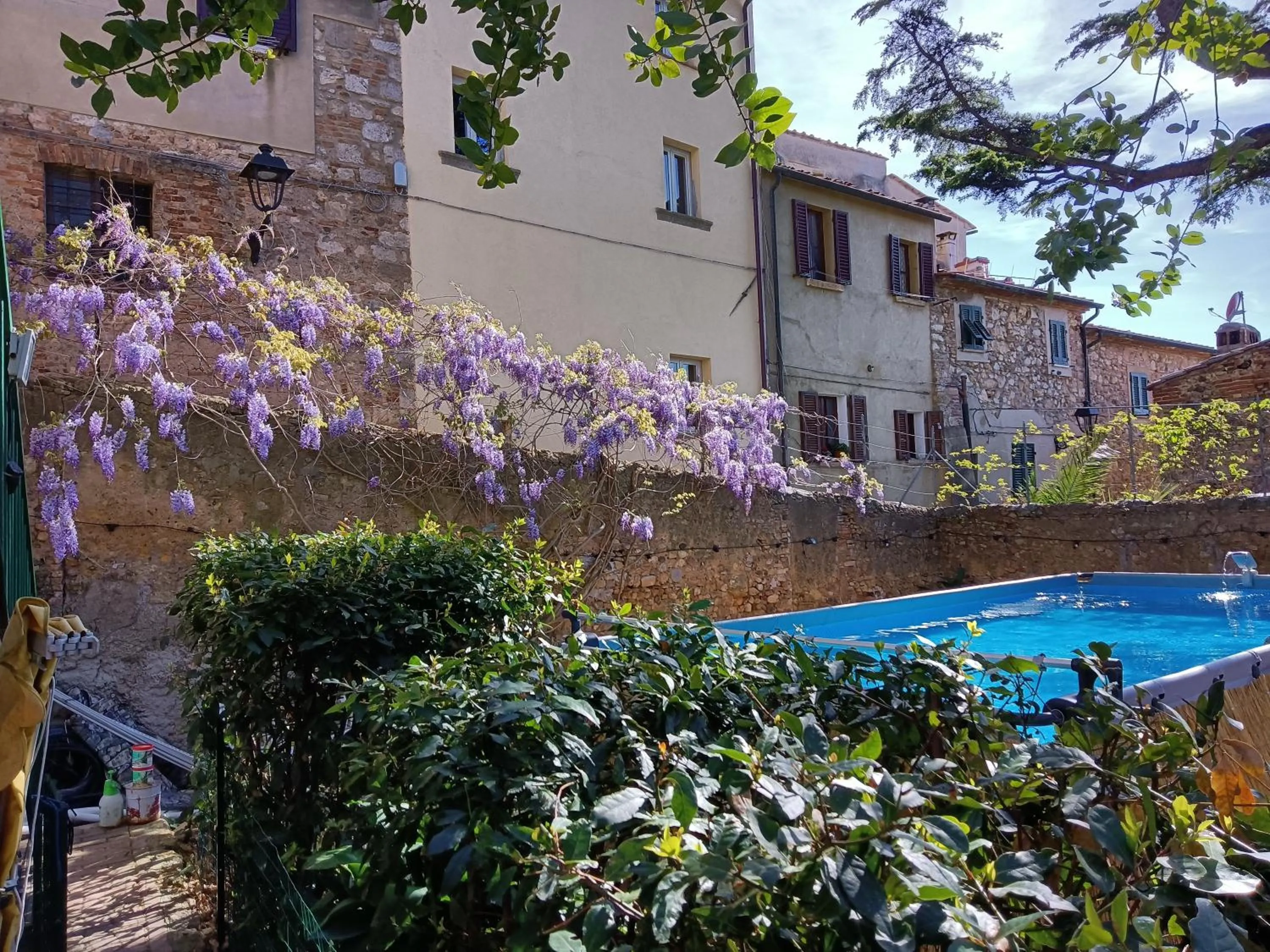 Swimming pool in Locanda Etrusca