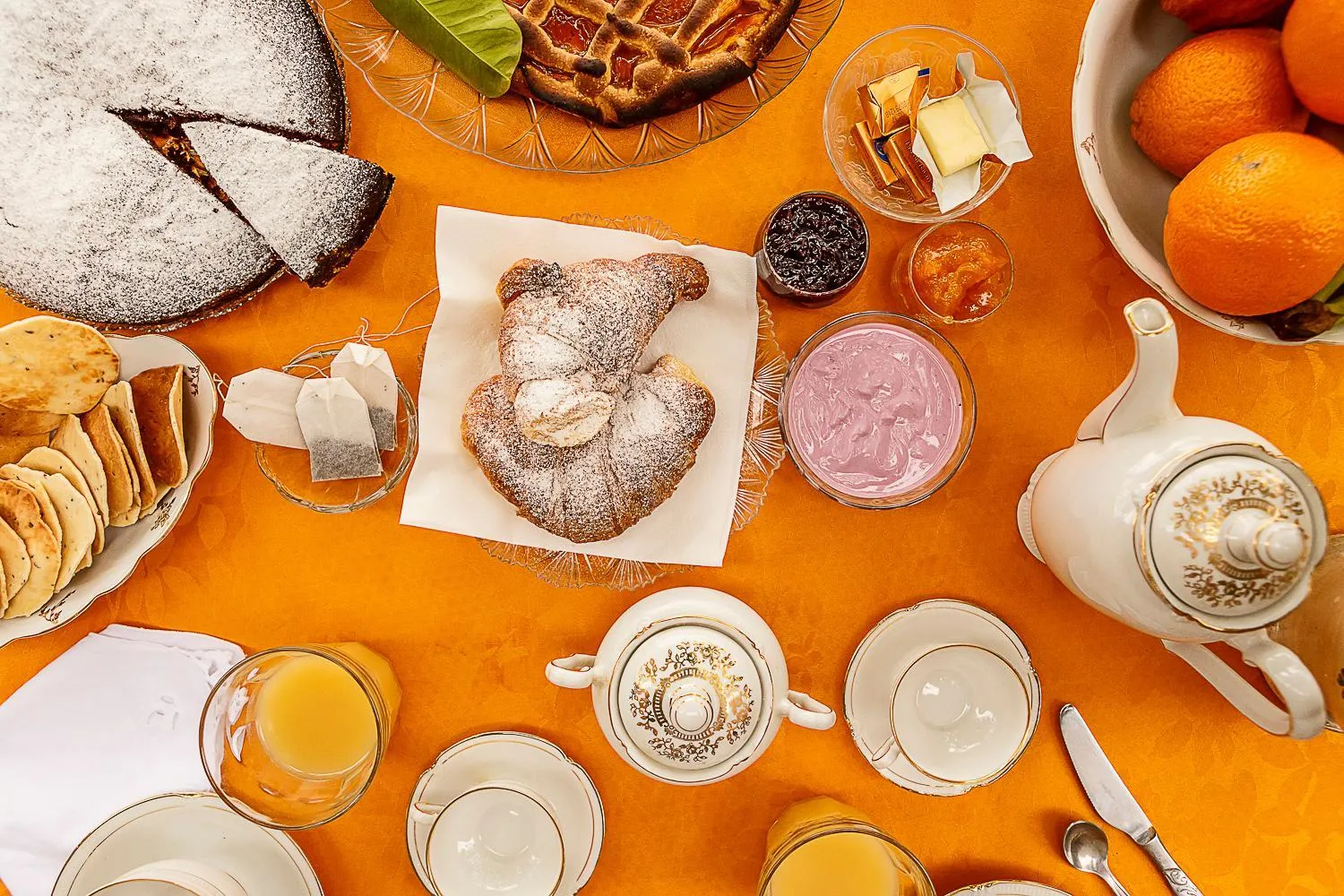 Italian breakfast in Locanda Etrusca