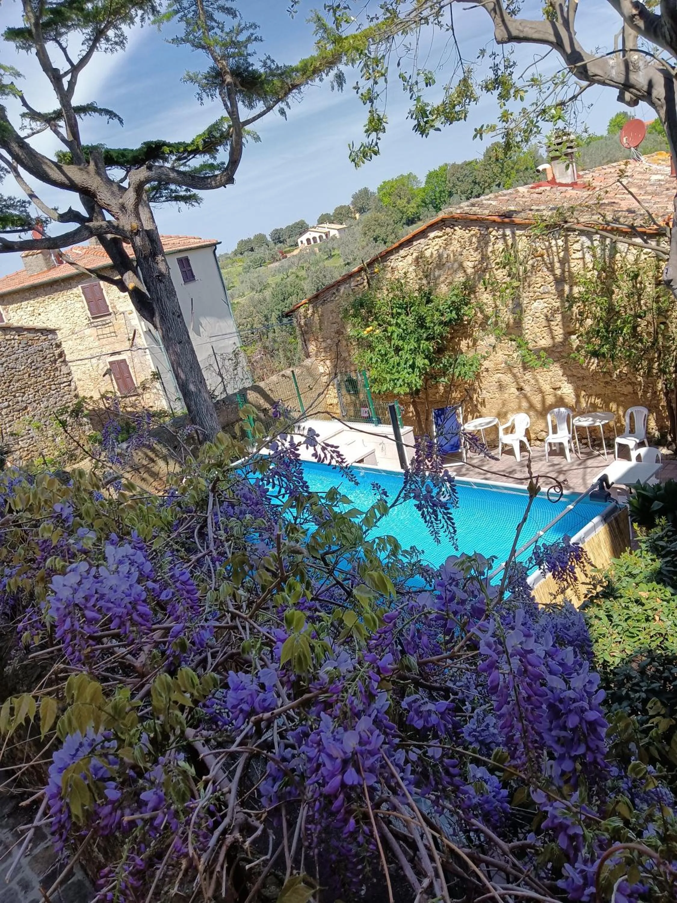 Swimming pool in Locanda Etrusca
