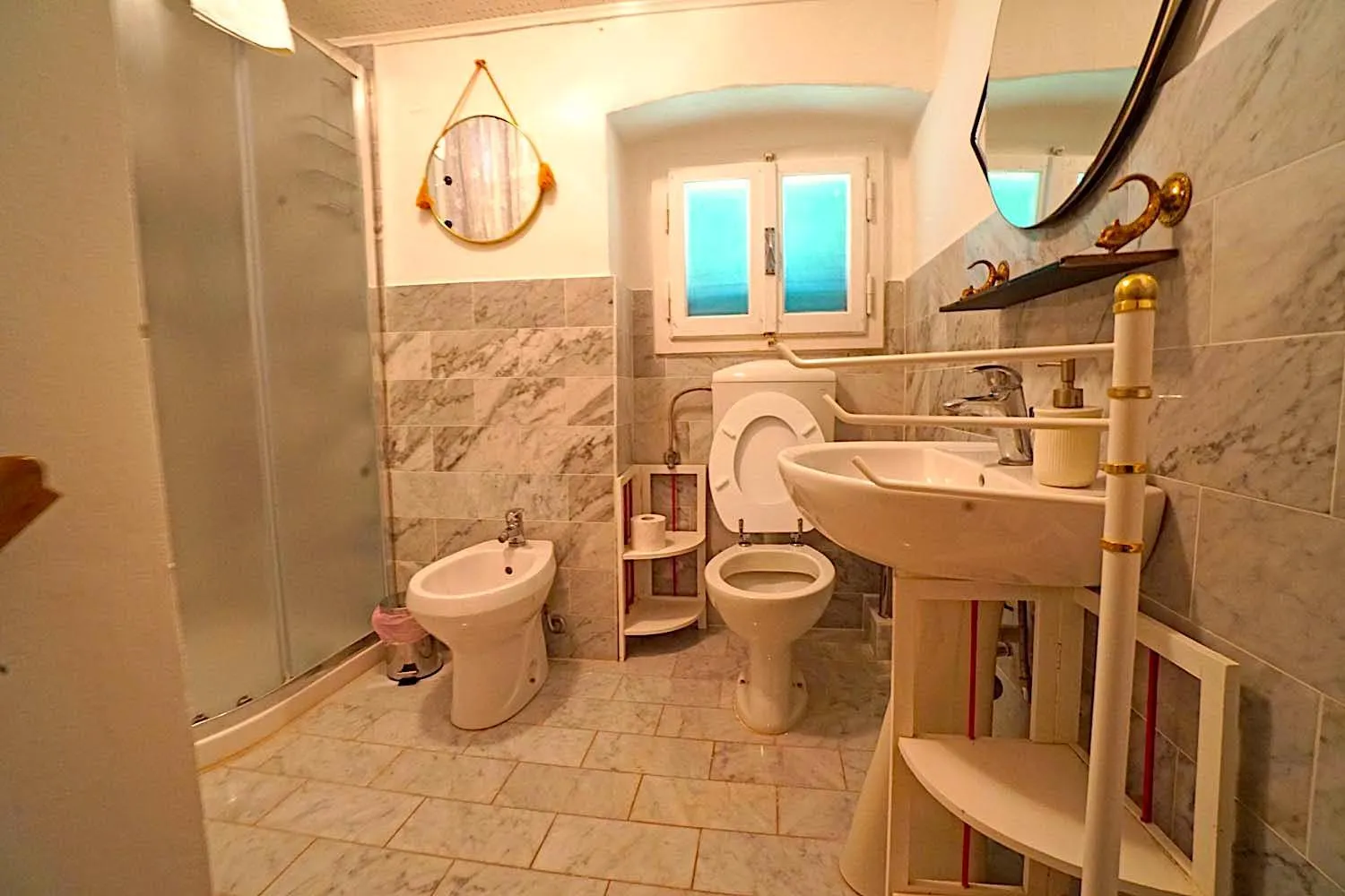 Bathroom in Locanda Etrusca