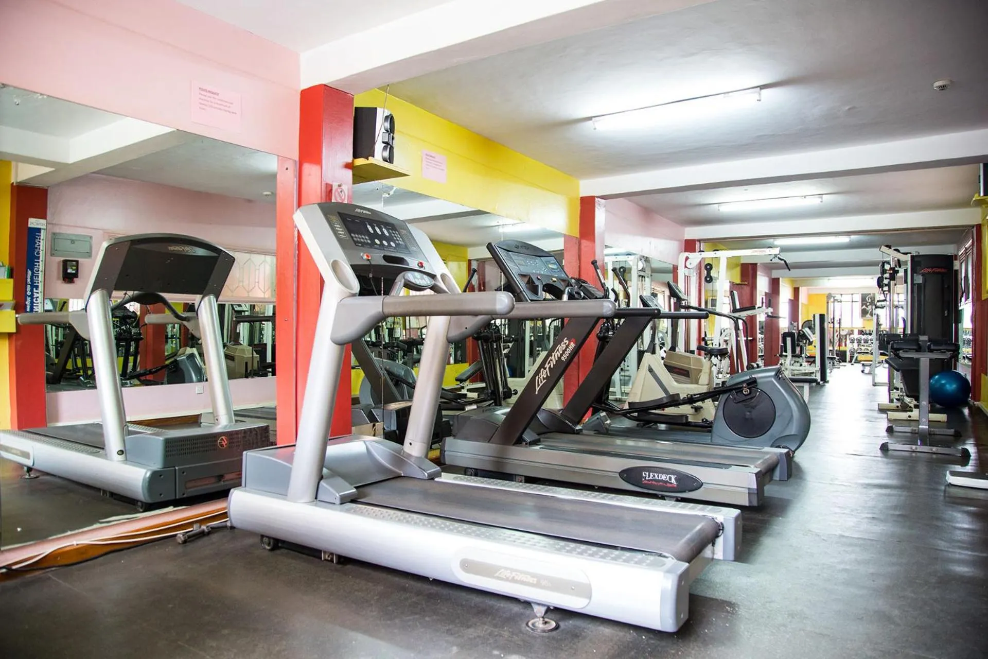 Fitness centre/facilities in Njema Court Apartment