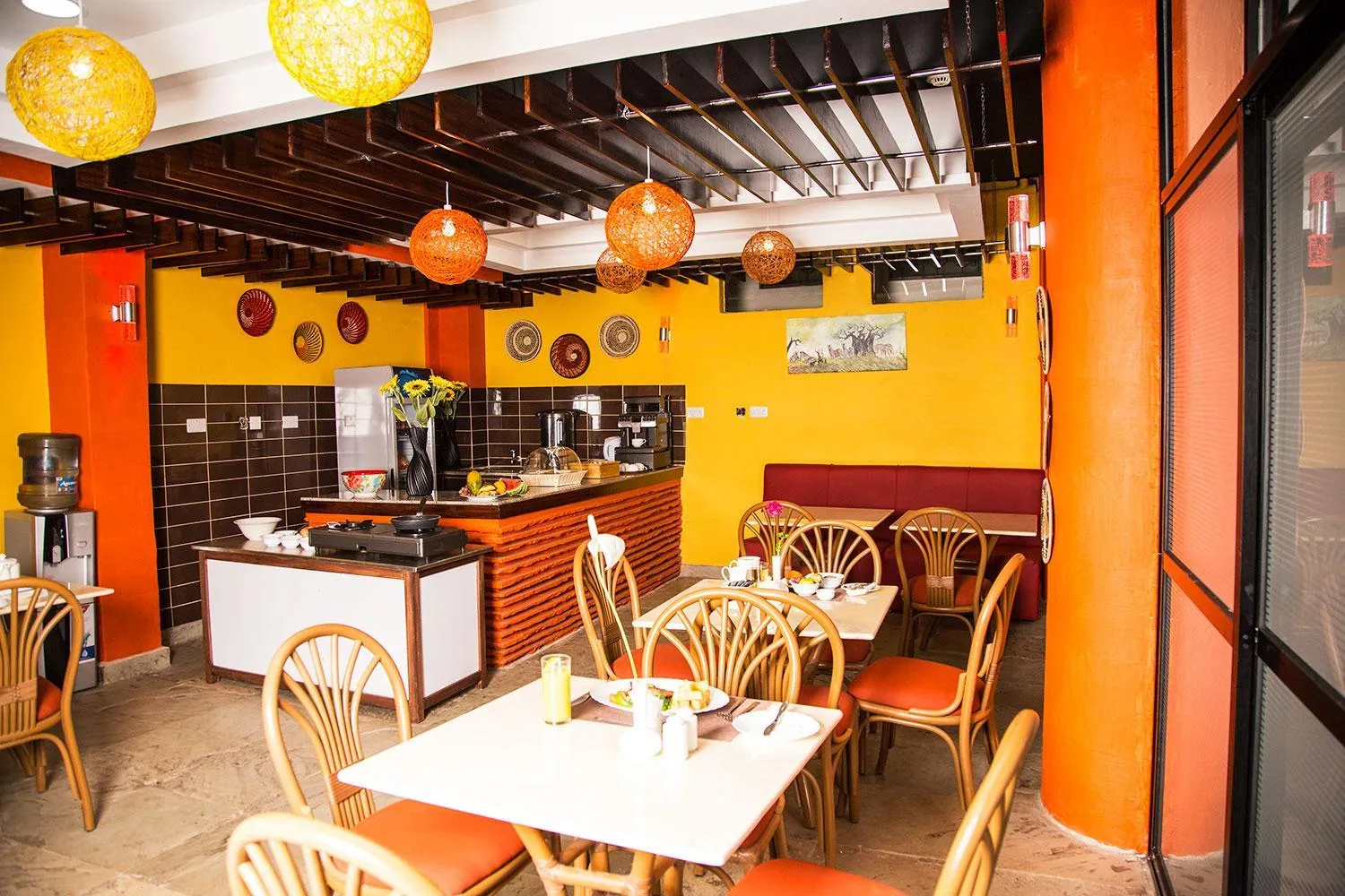 Restaurant/places to eat in Njema Court Apartment