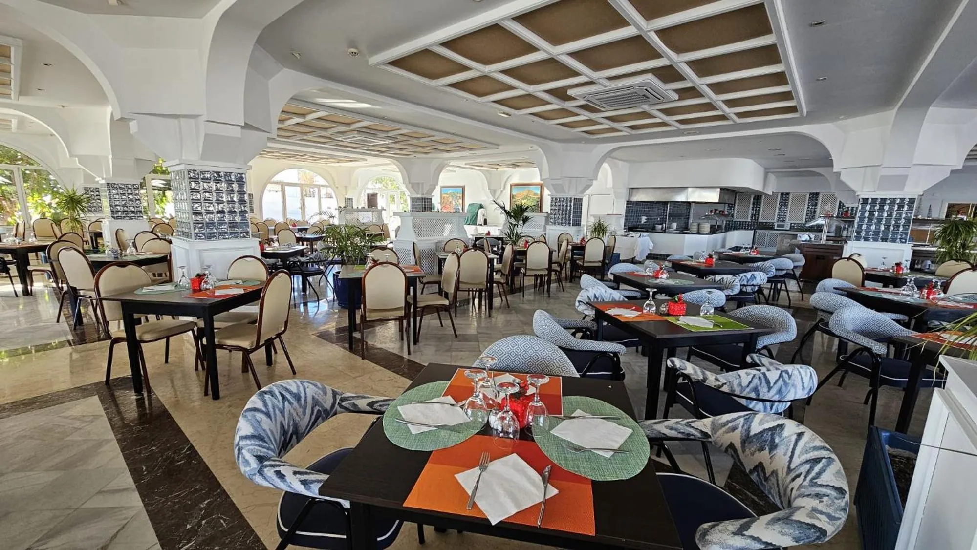 Restaurant/places to eat in Hotel Puntazo II