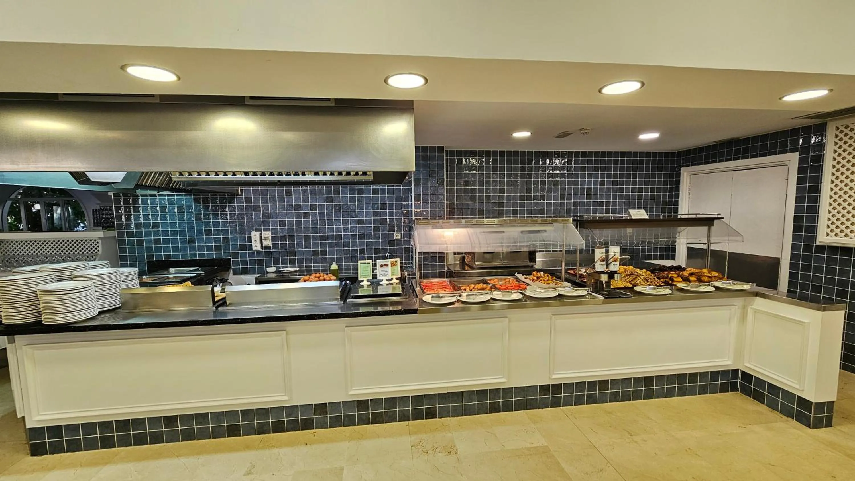 Breakfast in Hotel Puntazo II