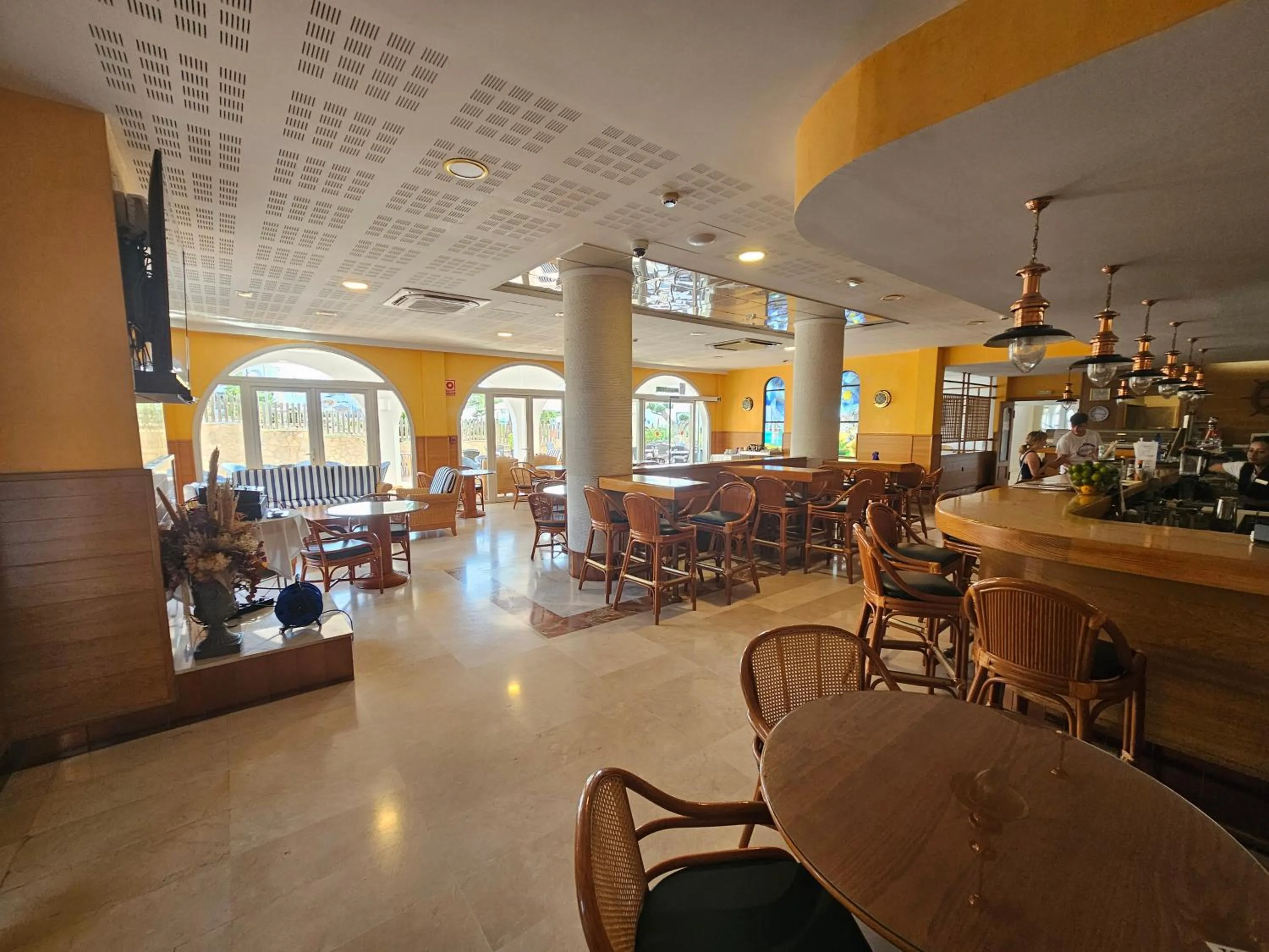 Property building in Hotel Puntazo II