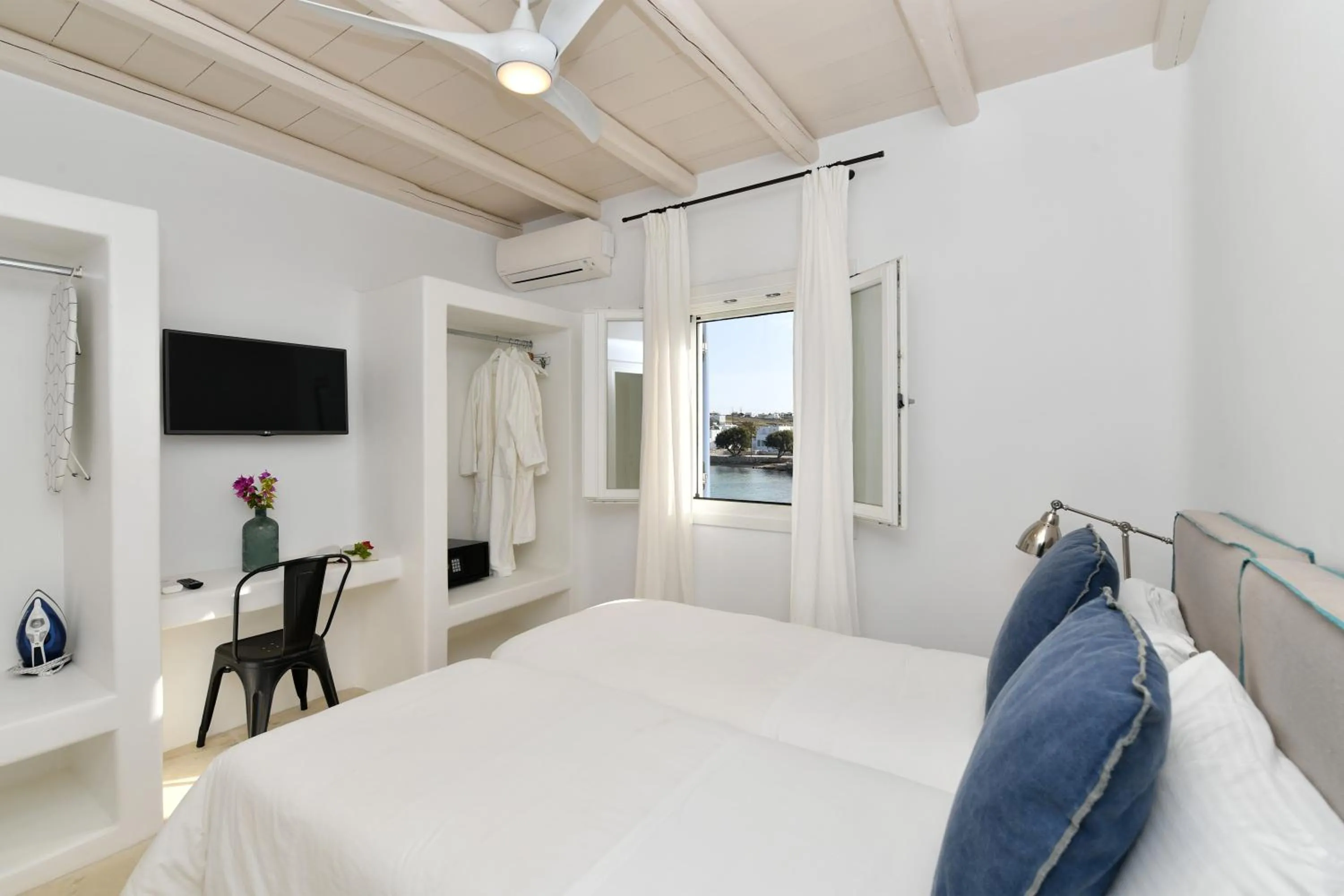 Bedroom, Bed in Kalypso Villas