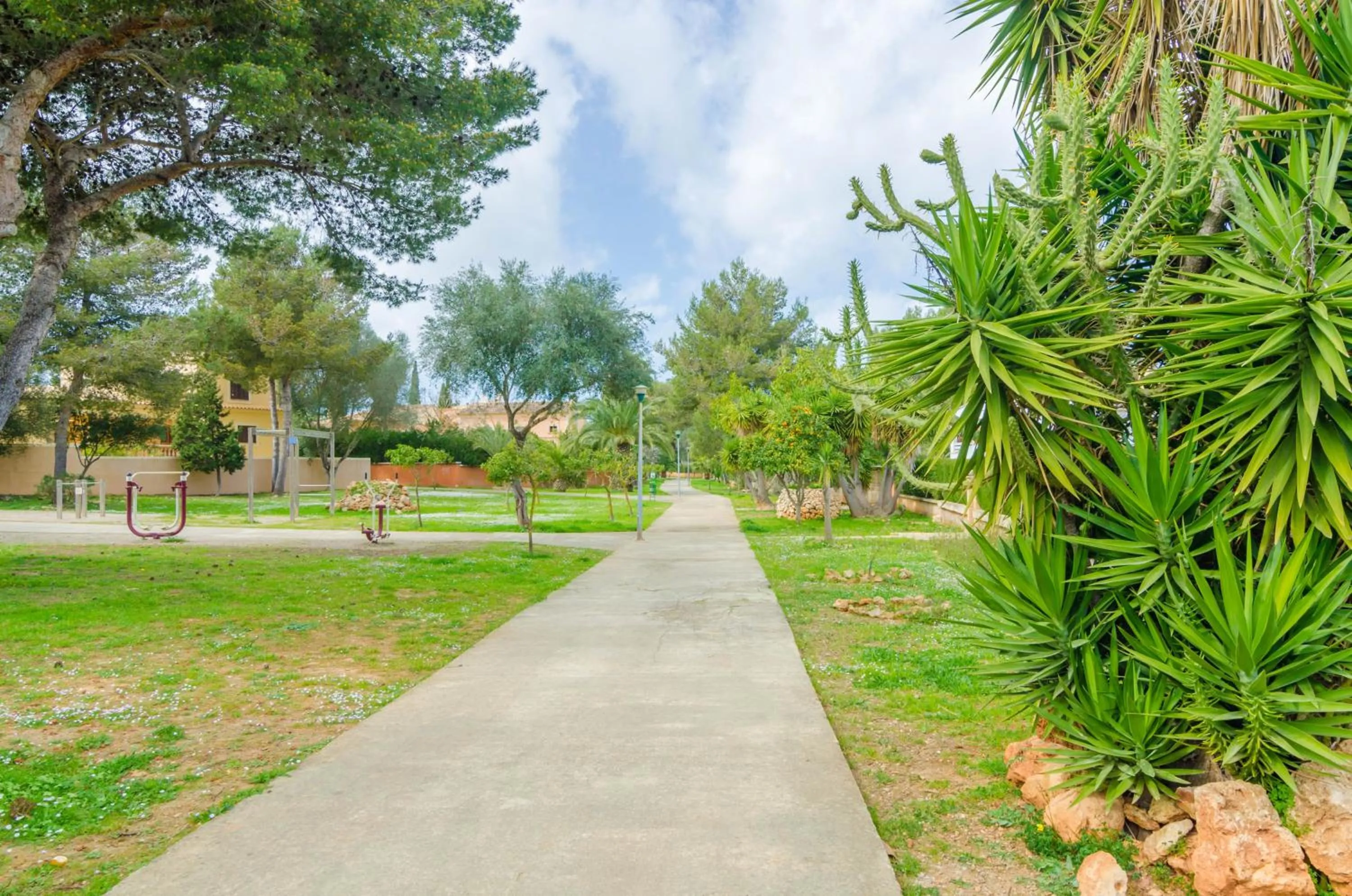 Street view in Can Cantari