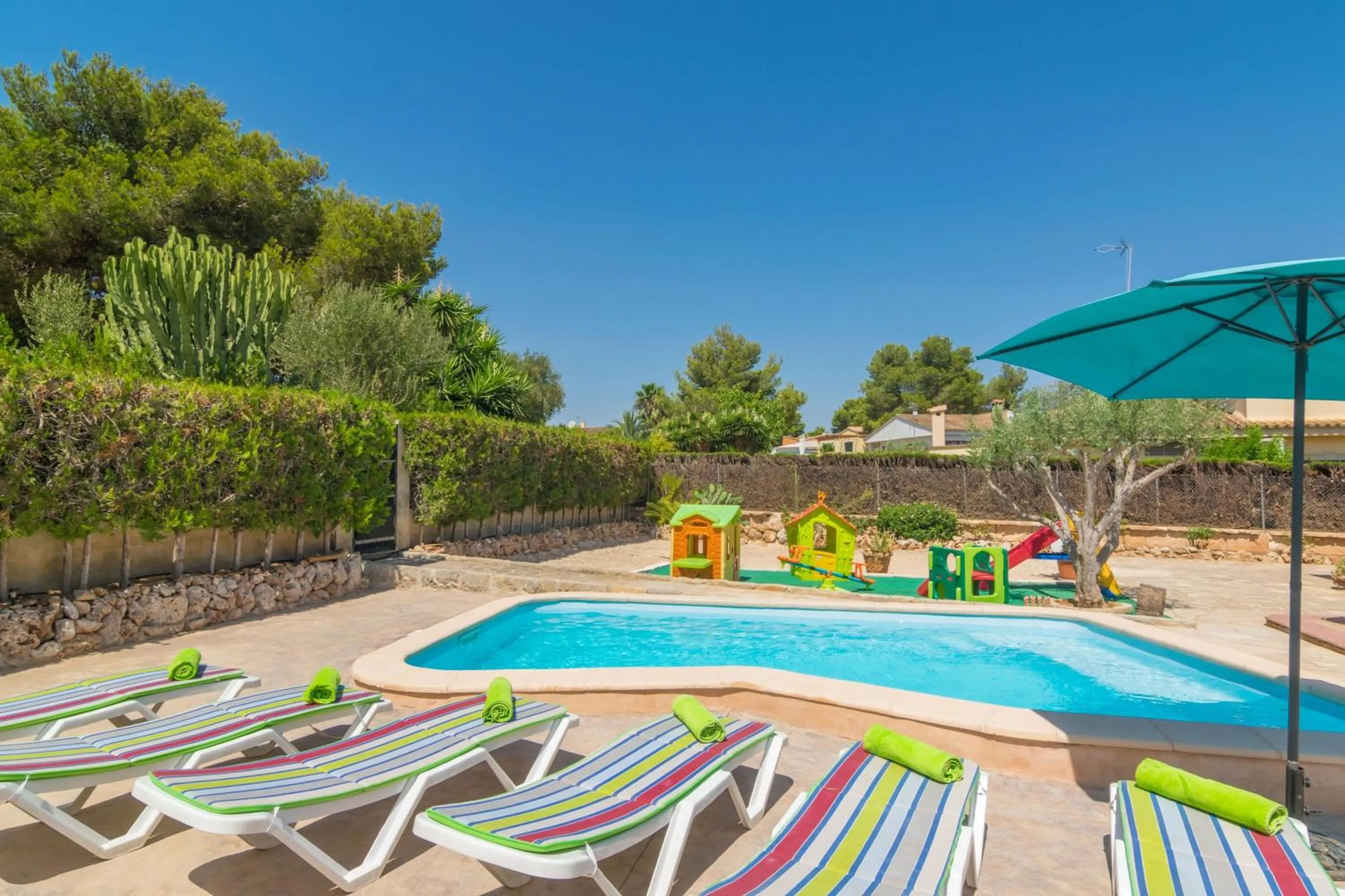 Swimming pool in Can Cantari