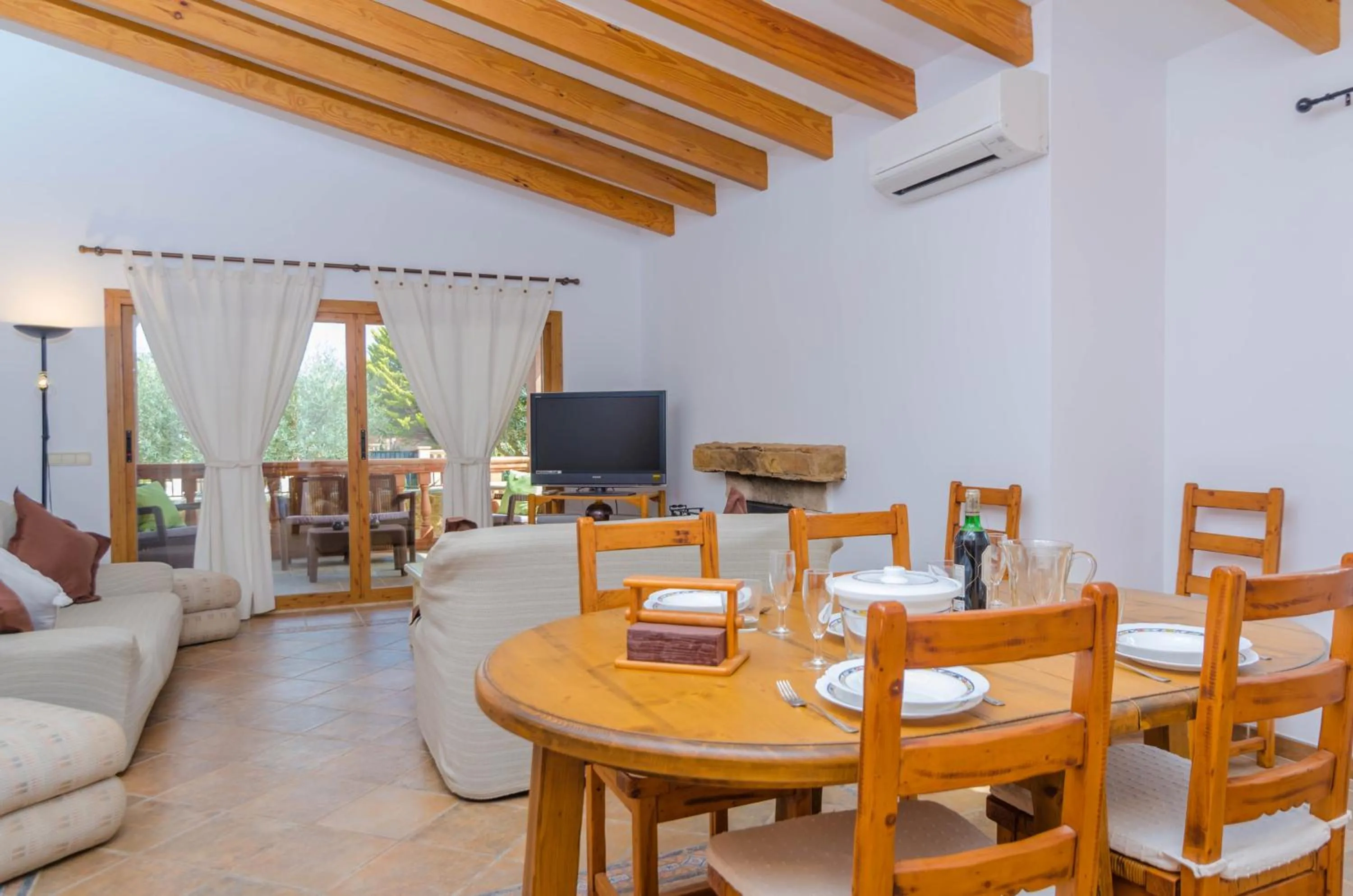 Dining area in Can Cantari