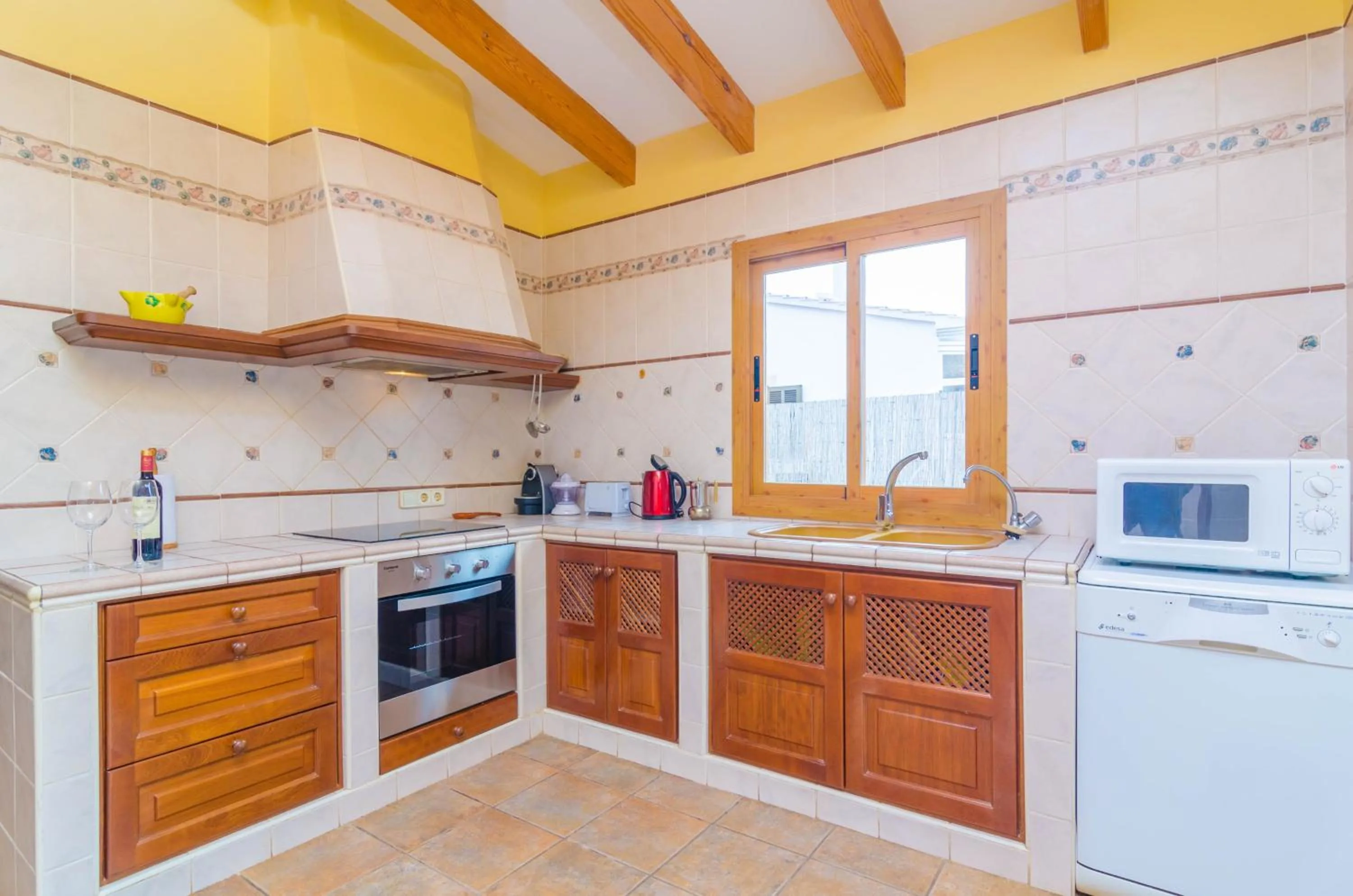 Kitchen or kitchenette in Can Cantari