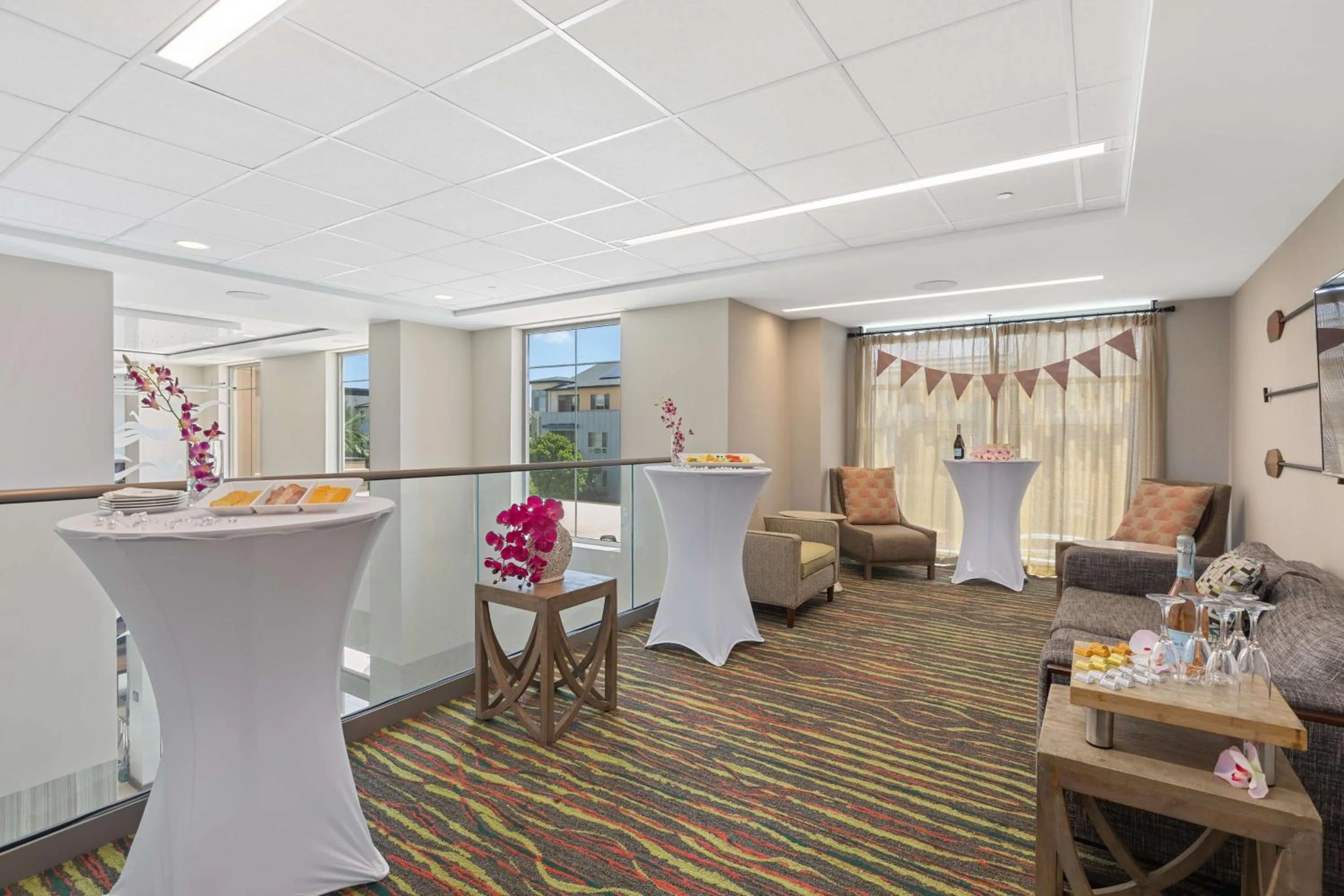 Meeting/conference room in Embassy Suites By Hilton Oahu Kapolei - FREE Breakfast