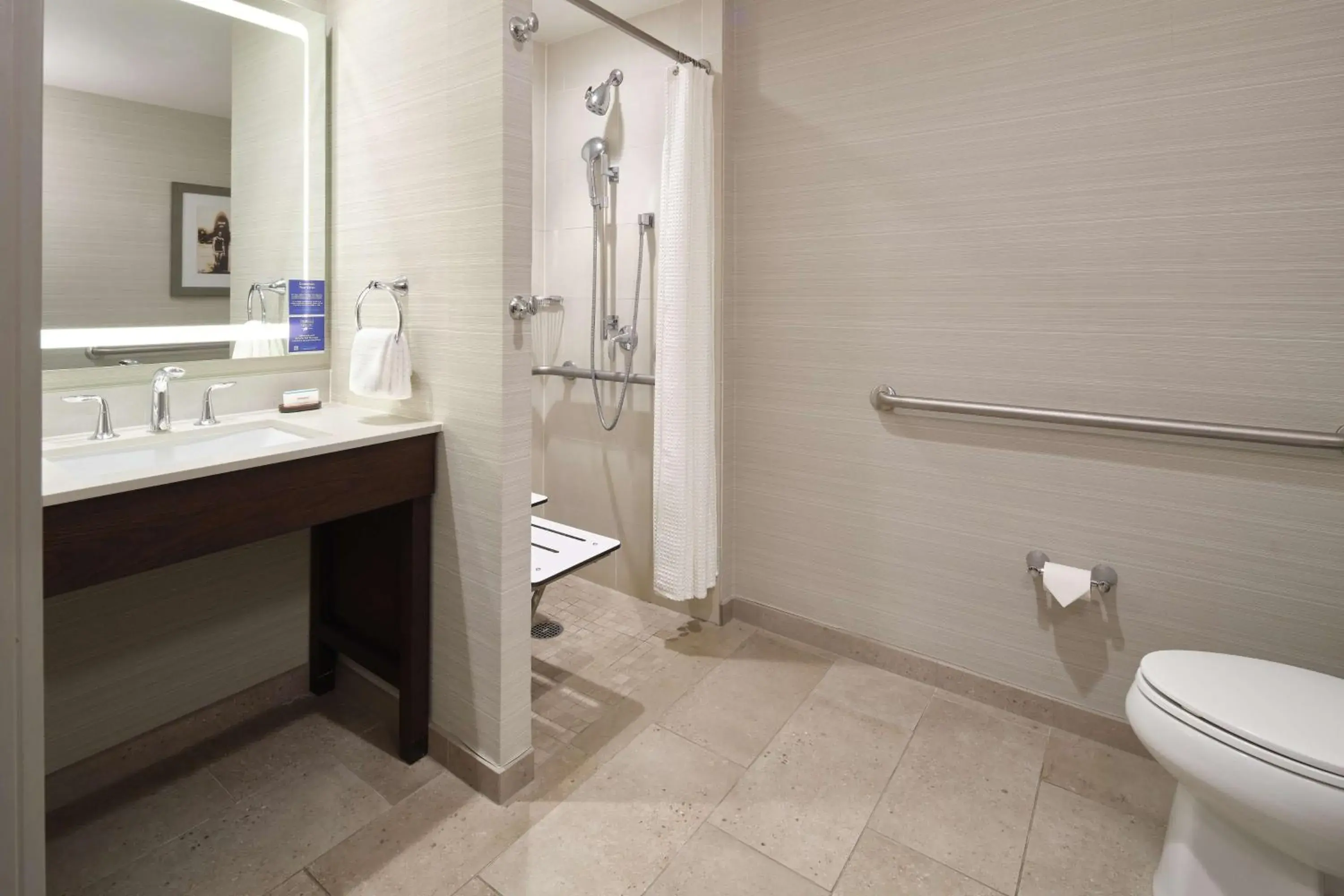 Shower in Embassy Suites By Hilton Oahu Kapolei - FREE Breakfast Shower in Embassy Suites By Hilton Oahu Kapolei - FREE Breakfast