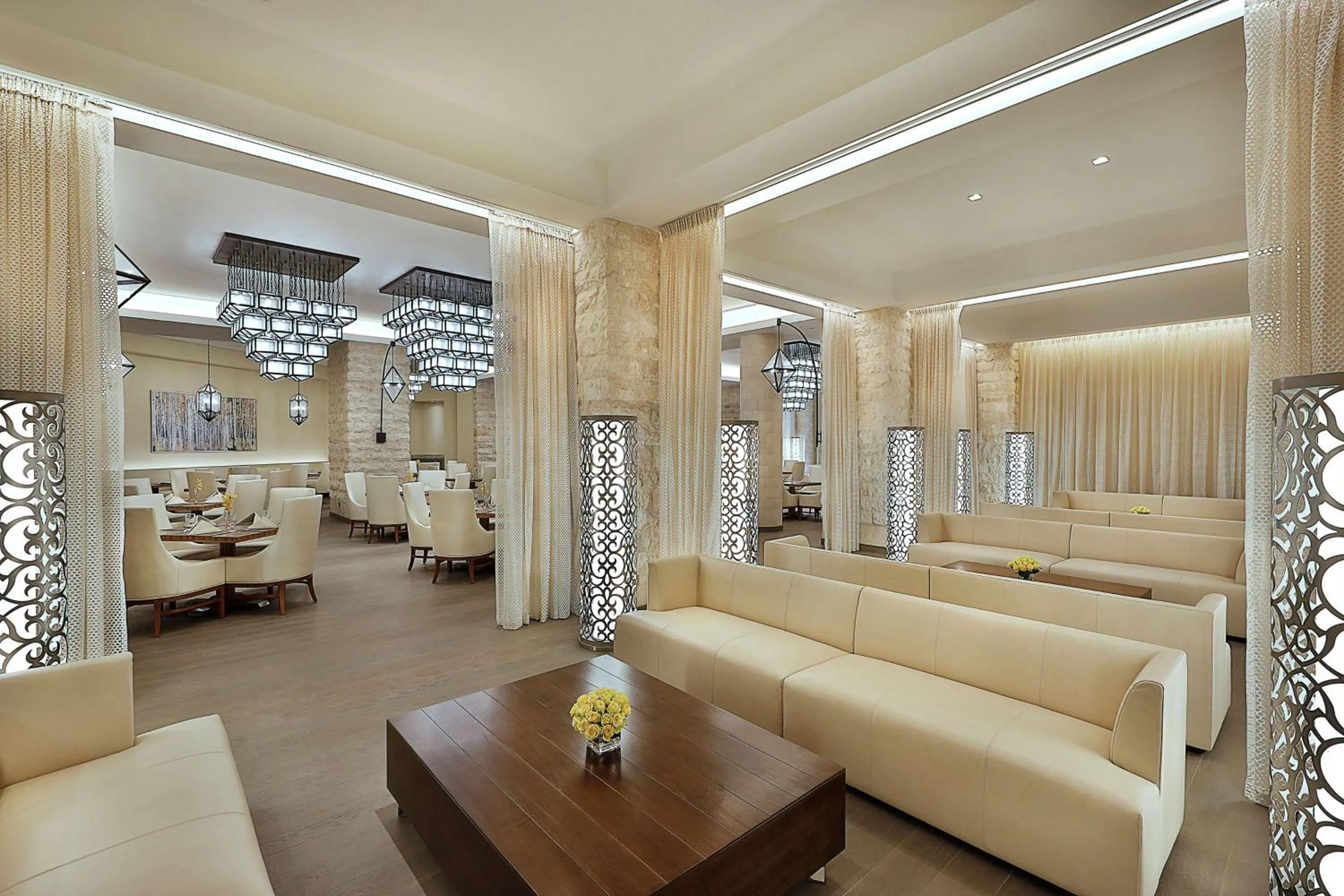 Restaurant/places to eat in Hilton Hotel & Convention Jabal Omar Makkah