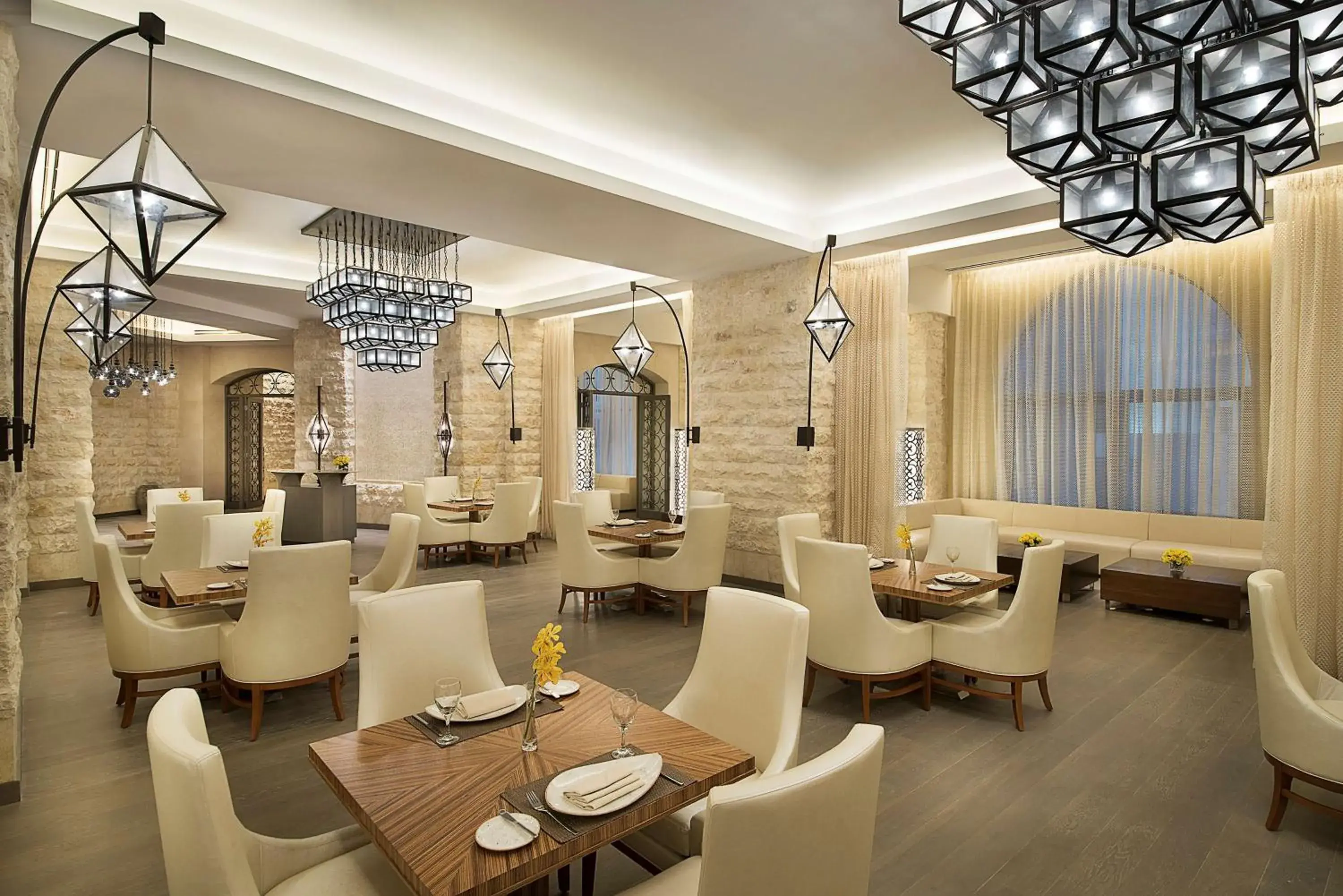 Restaurant/places to eat in Hilton Hotel & Convention Jabal Omar Makkah Restaurant/places to eat in Hilton Hotel & Convention Jabal Omar Makkah