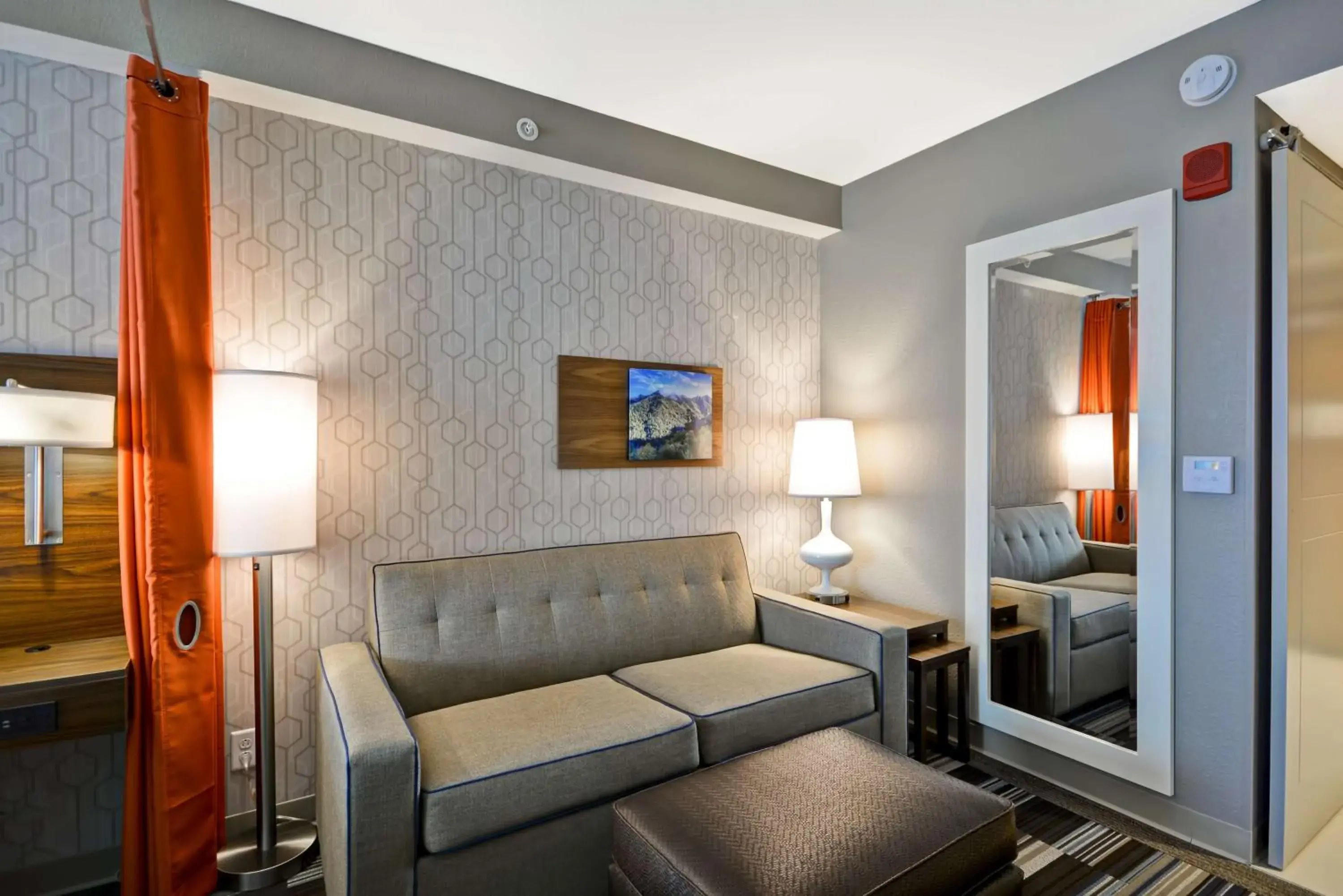 Living room in Home2 Suites By Hilton Pigeon Forge Living room in Home2 Suites By Hilton Pigeon Forge