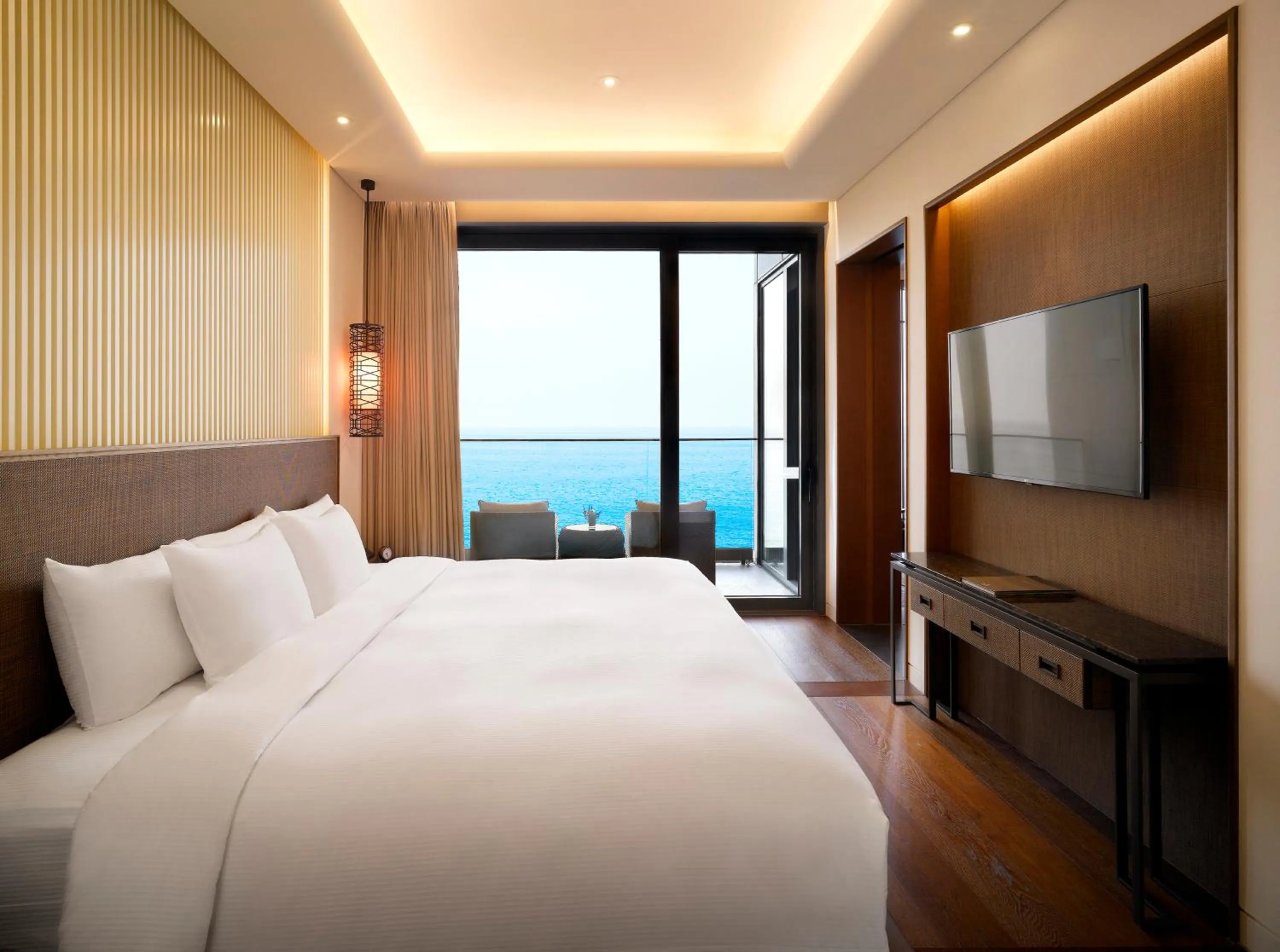 Bed in Ananti at Busan Cove