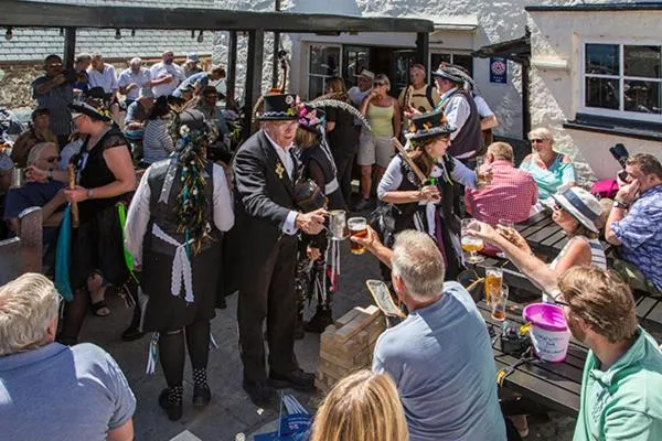 Patio in Cadgwith Cove Inn