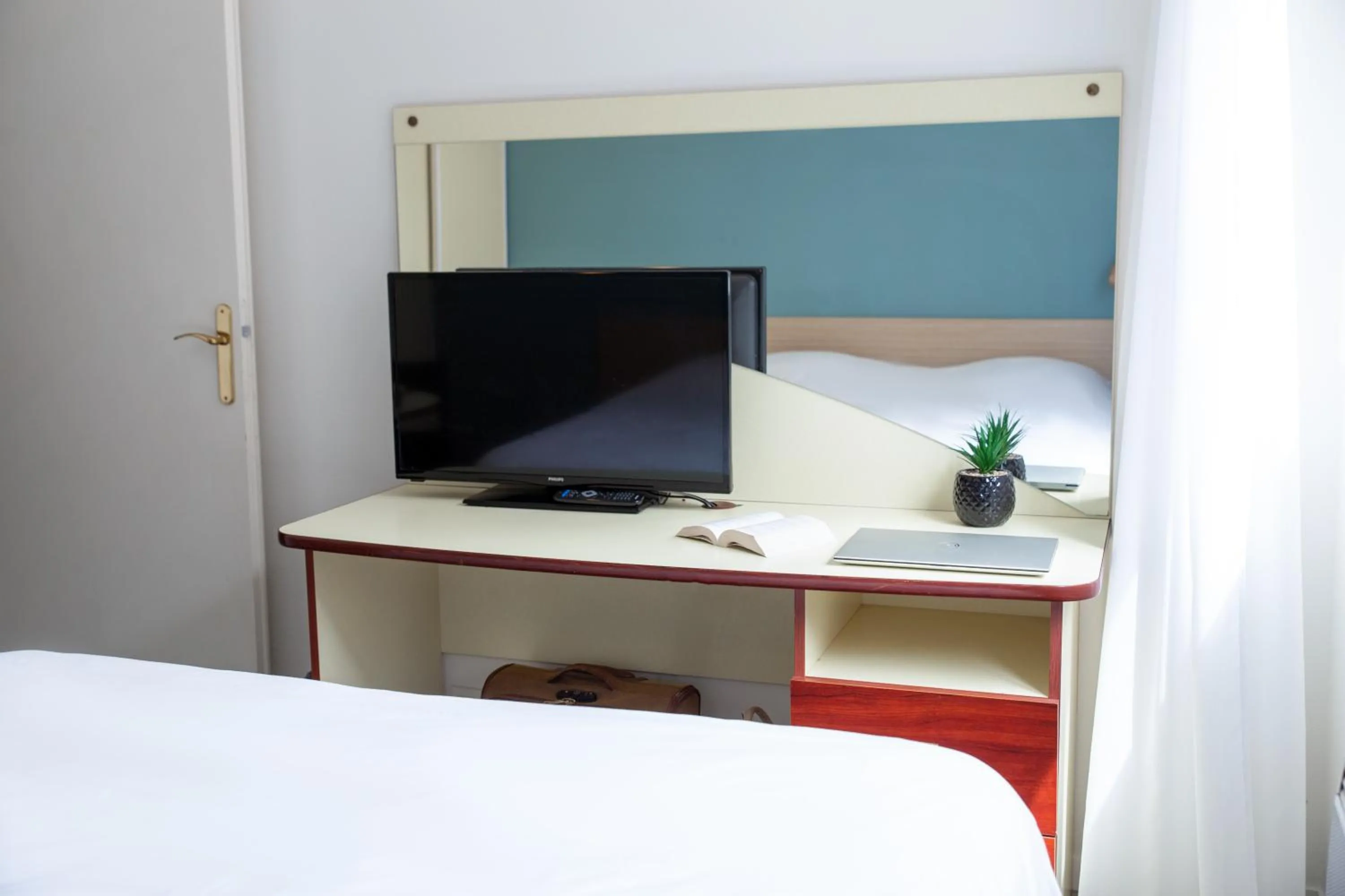 Bed in Zenitude Hôtel-Résidences Le Havre Centre