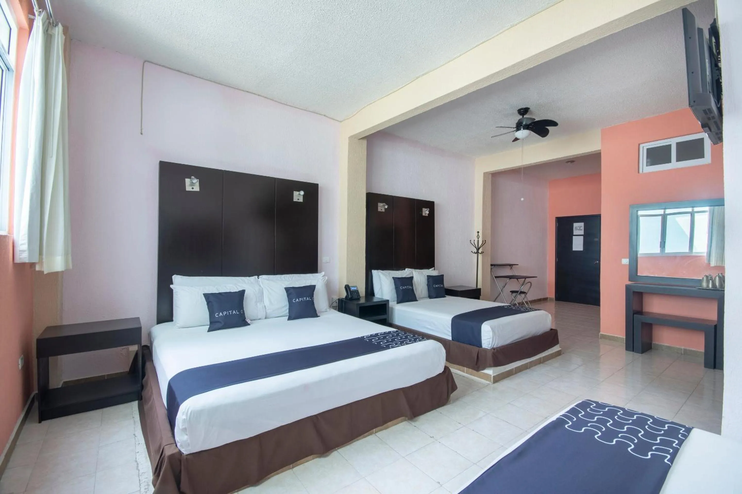 Bedroom, Bed in Hotel Spa Shalam