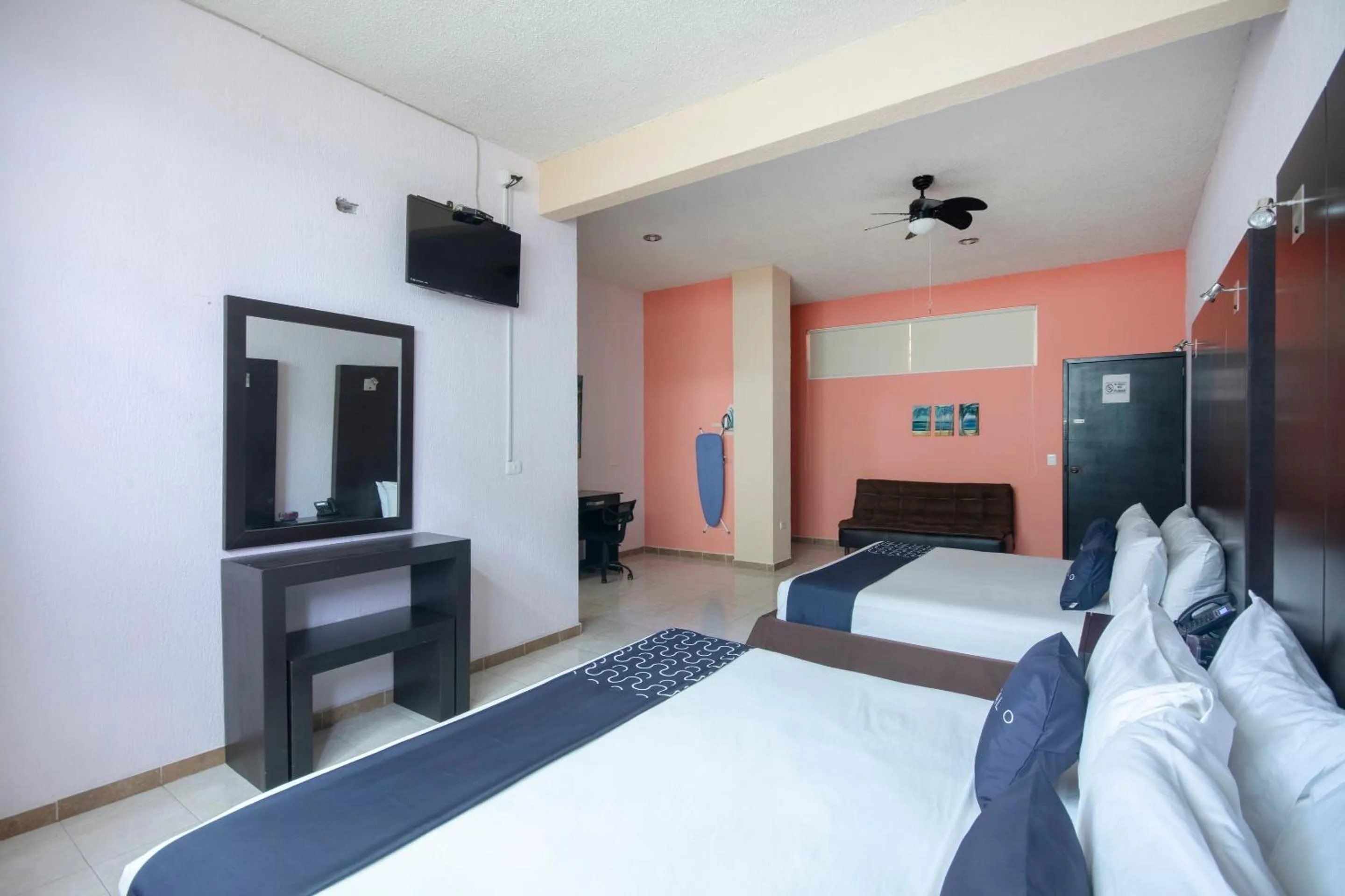 Bedroom, Bed in Hotel Spa Shalam