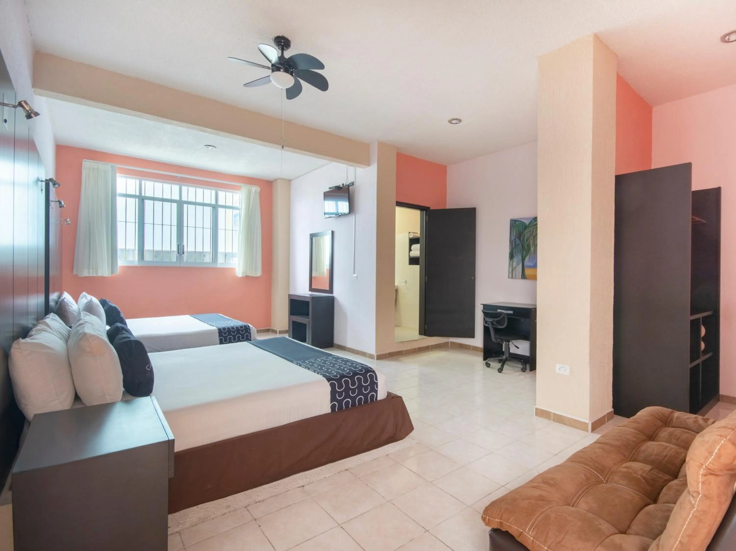 Bedroom, Bed in Hotel Spa Shalam