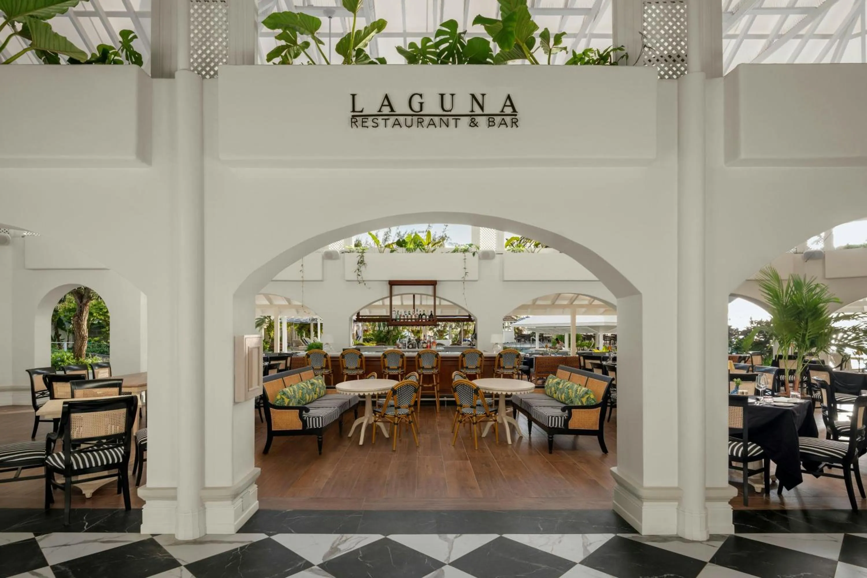 Lounge or bar in Colony Club, a Luxury Collection Resort, Barbados
