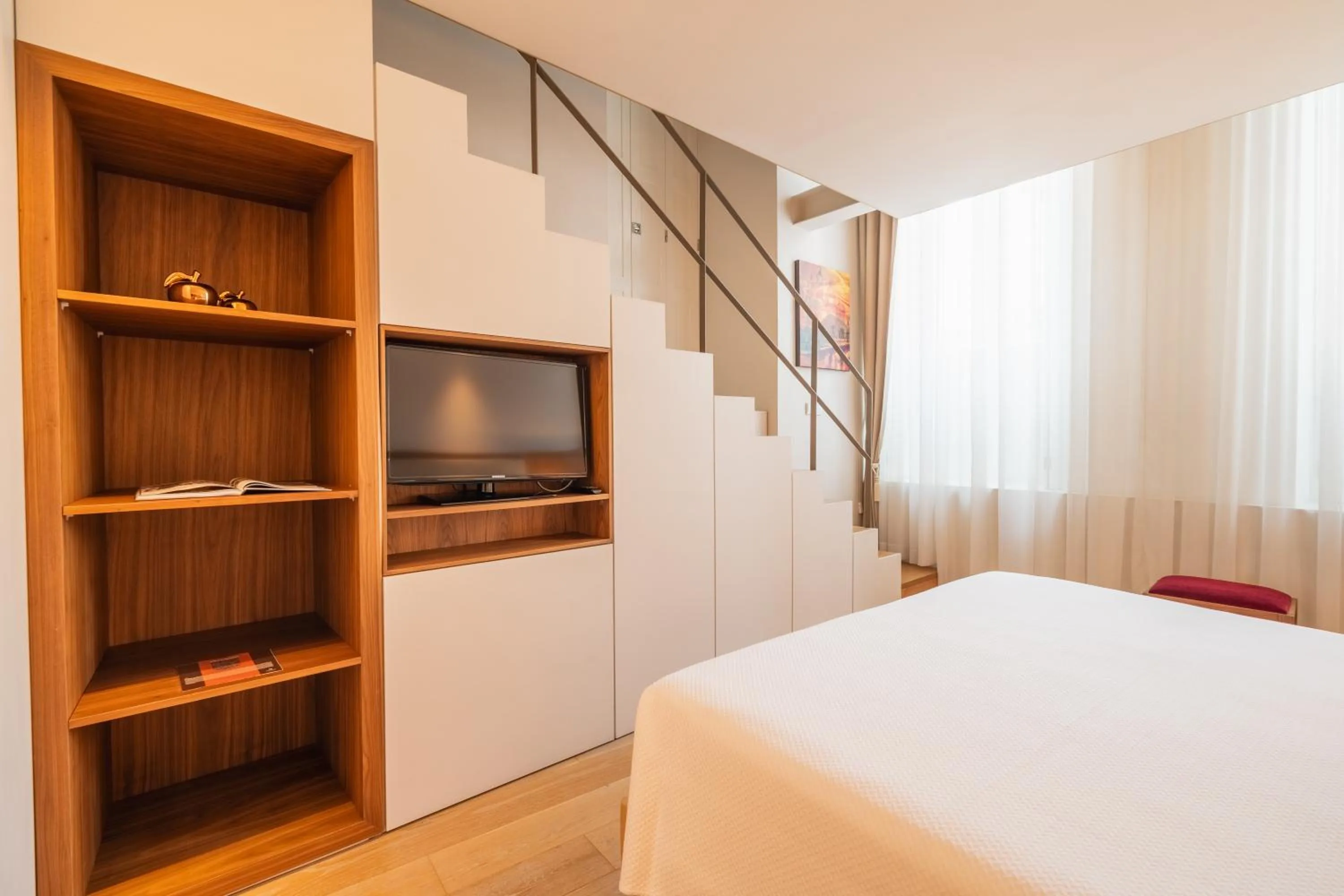 TV and multimedia, Bed in Burgus Tribute & Design Hotel