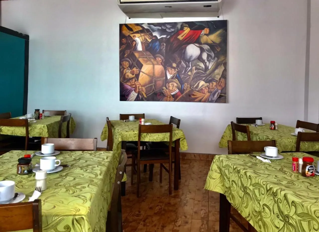 Restaurant/places to eat in Hotel Las Palmas