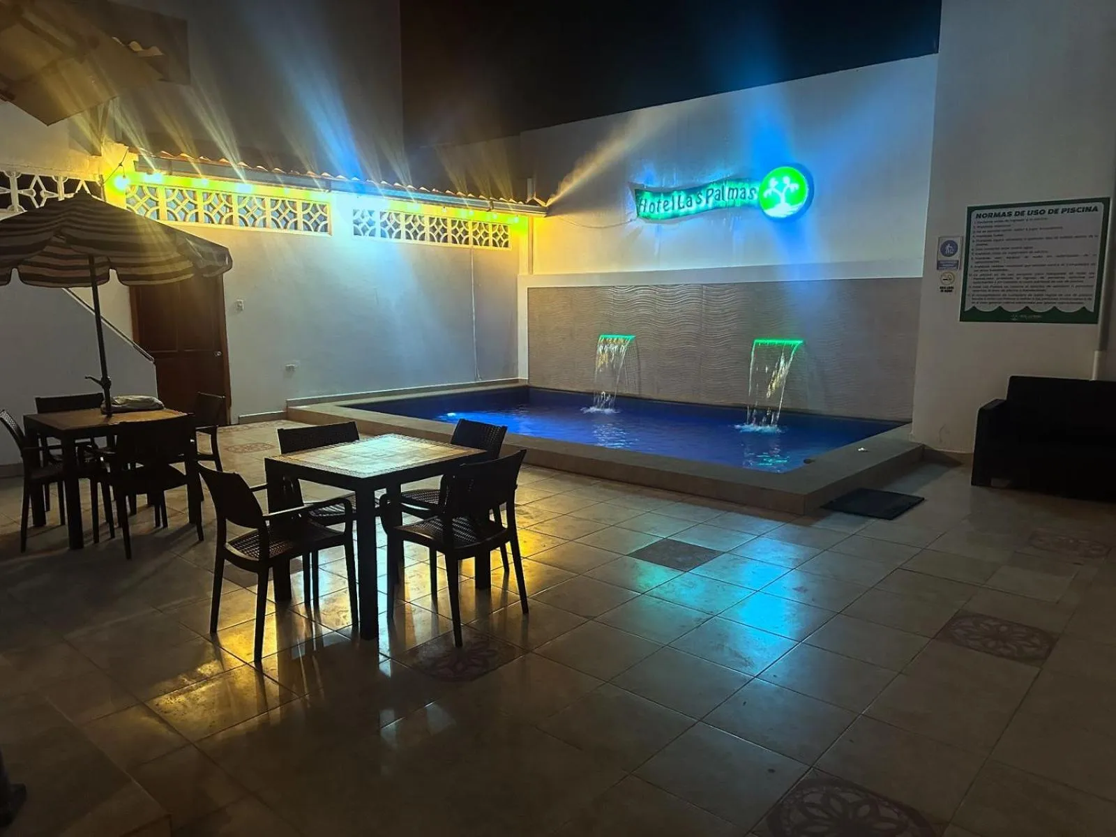 Swimming pool in Hotel Las Palmas