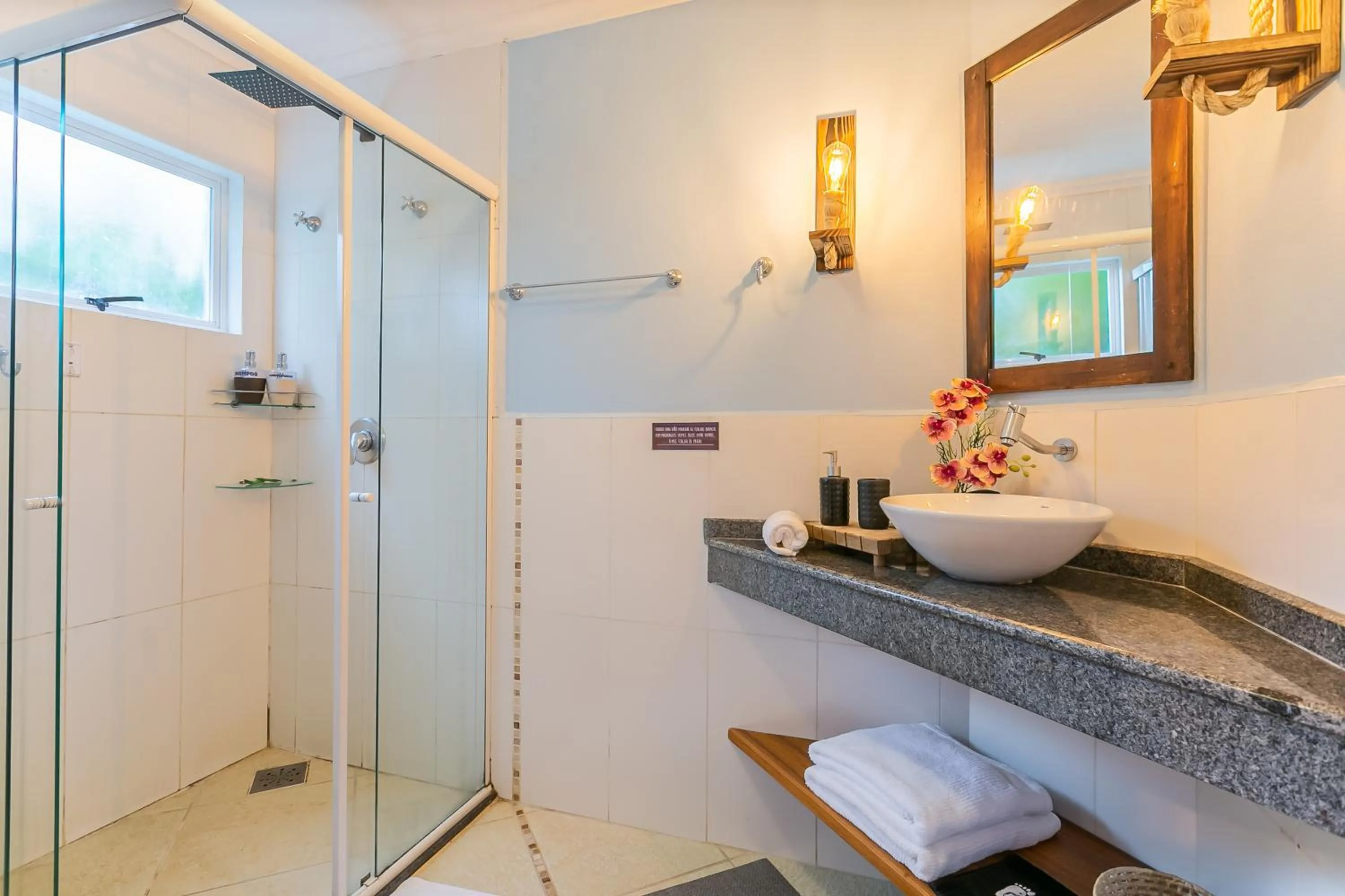 Shower in Penareia Floripa Beach Hotel