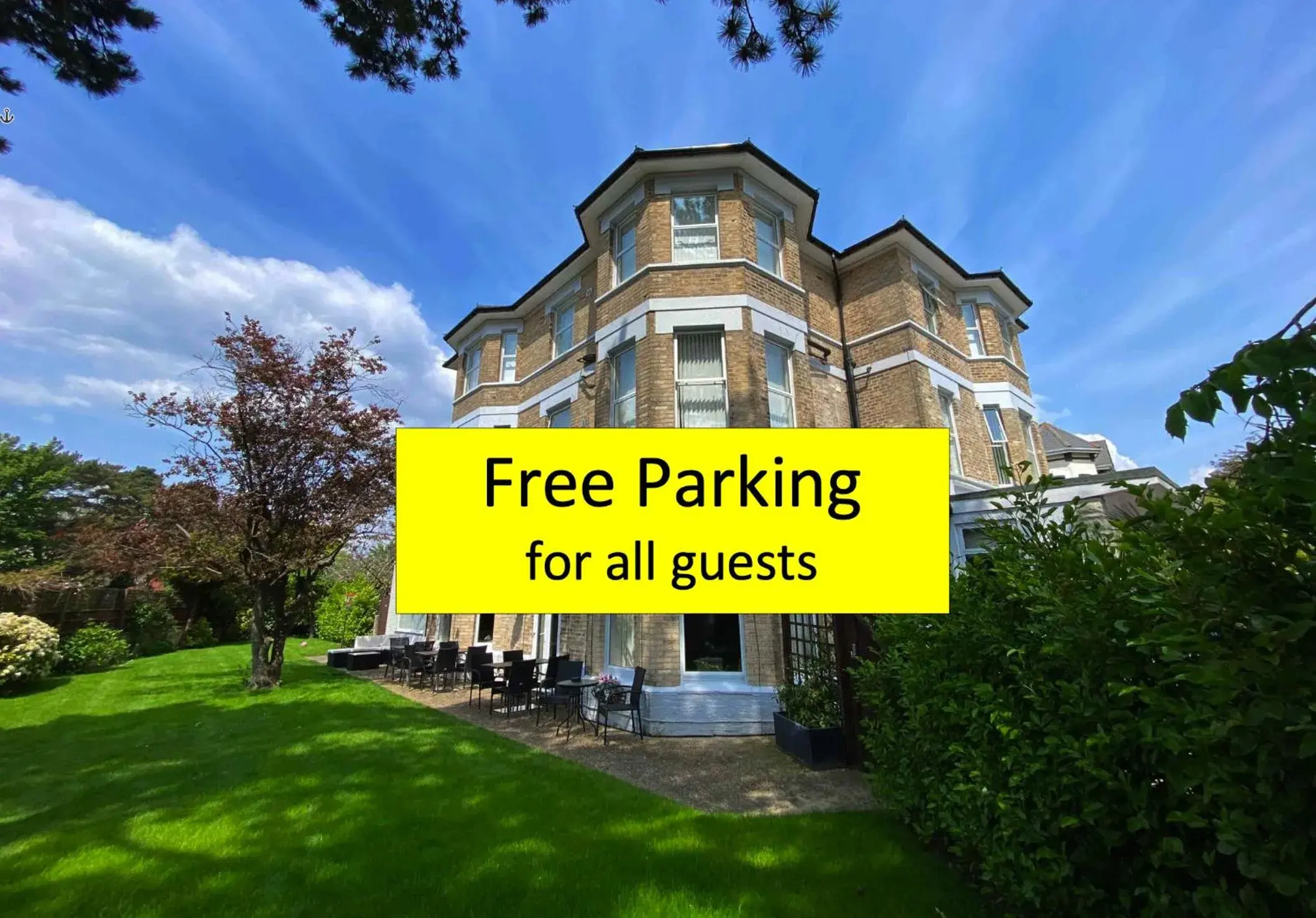 Property building in Applewood Hotel Property building in Applewood Hotel