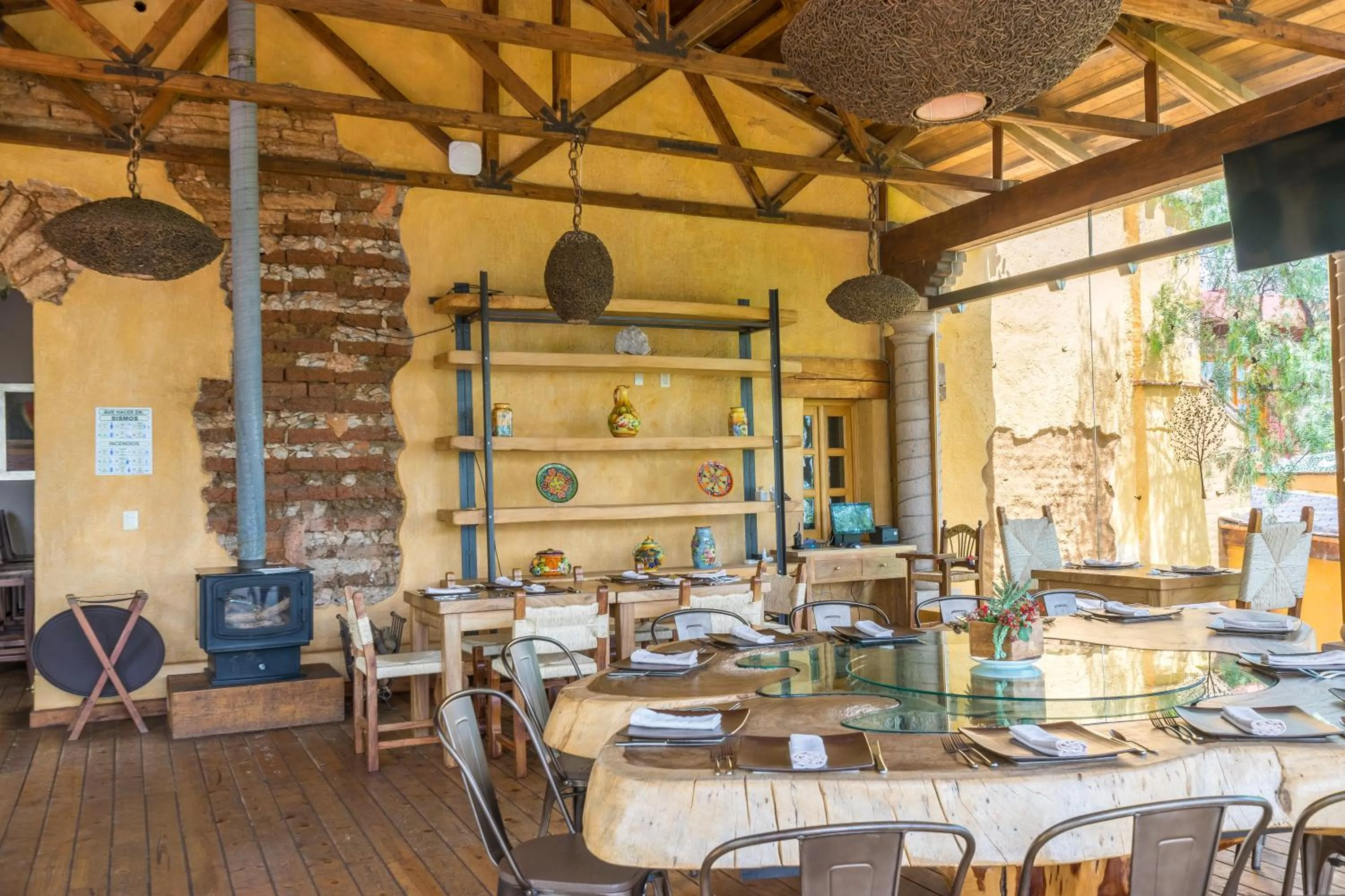 Restaurant/places to eat in Hotel Camino de Vinos