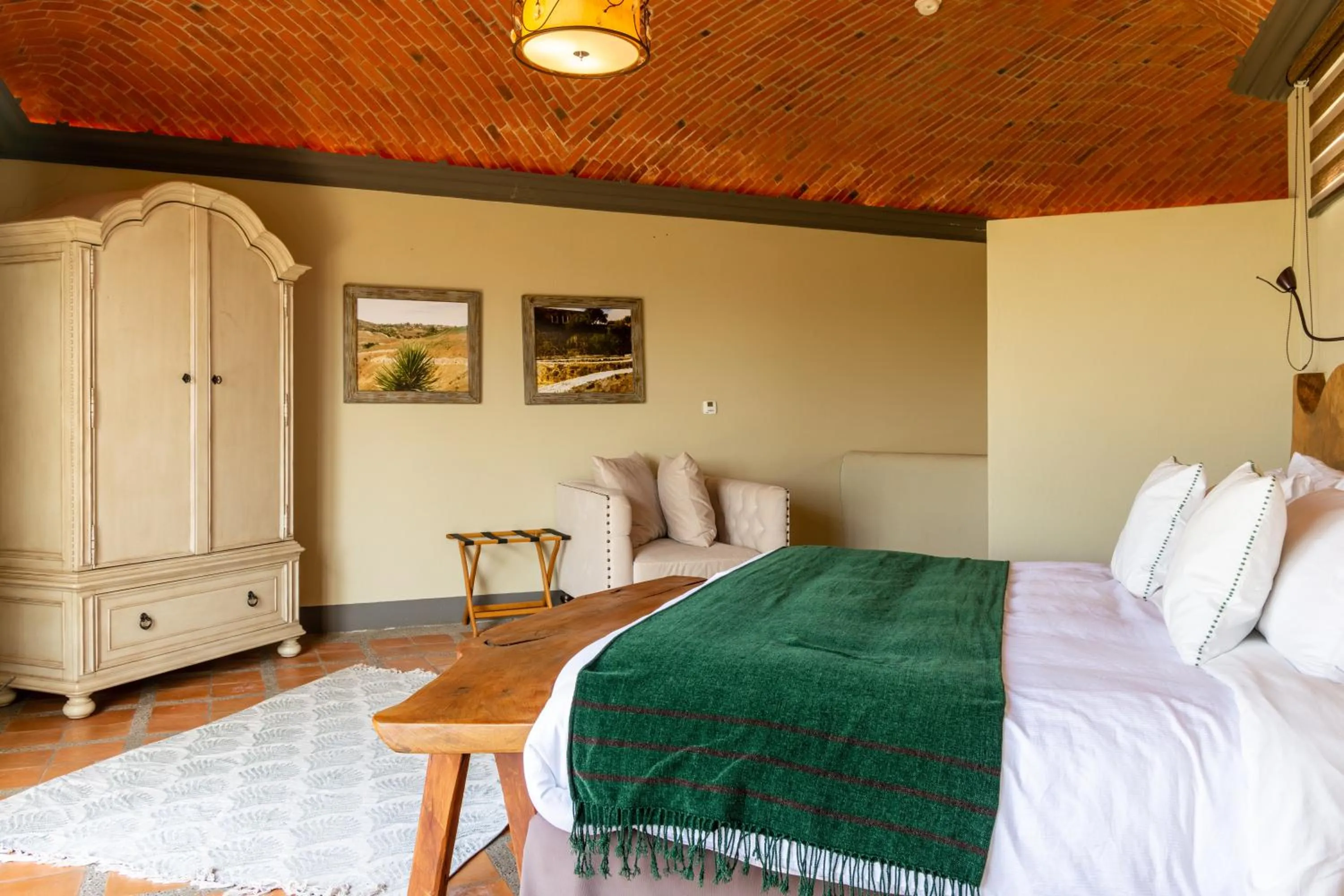 Bed in Hotel Camino de Vinos