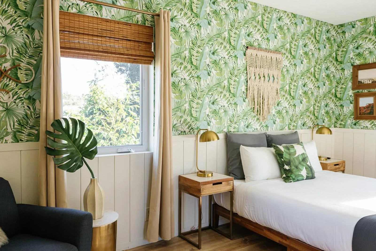 Bed in Noon on Sunset Hill