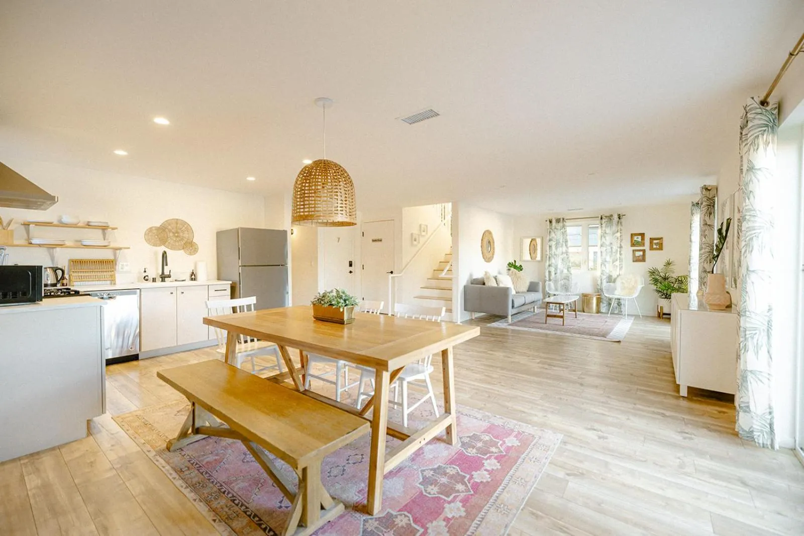 Communal lounge/ TV room in Noon on Sunset Hill