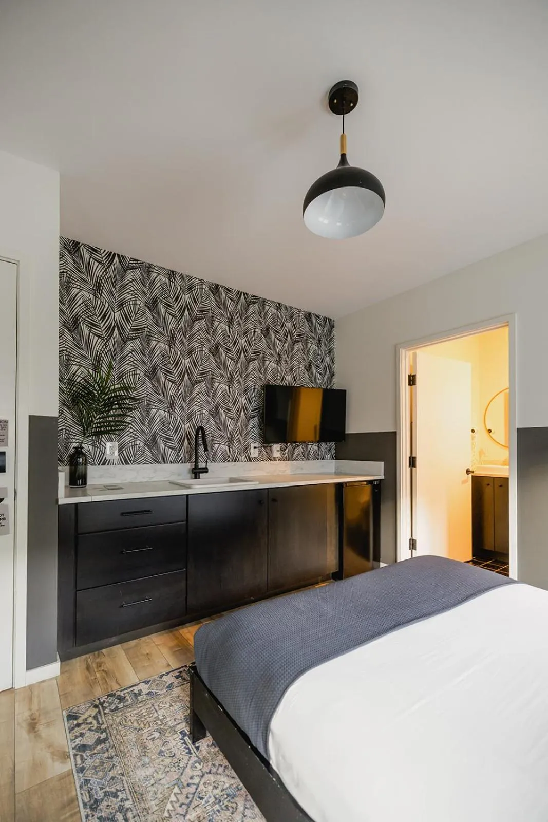 Bed in Noon on Sunset Hill