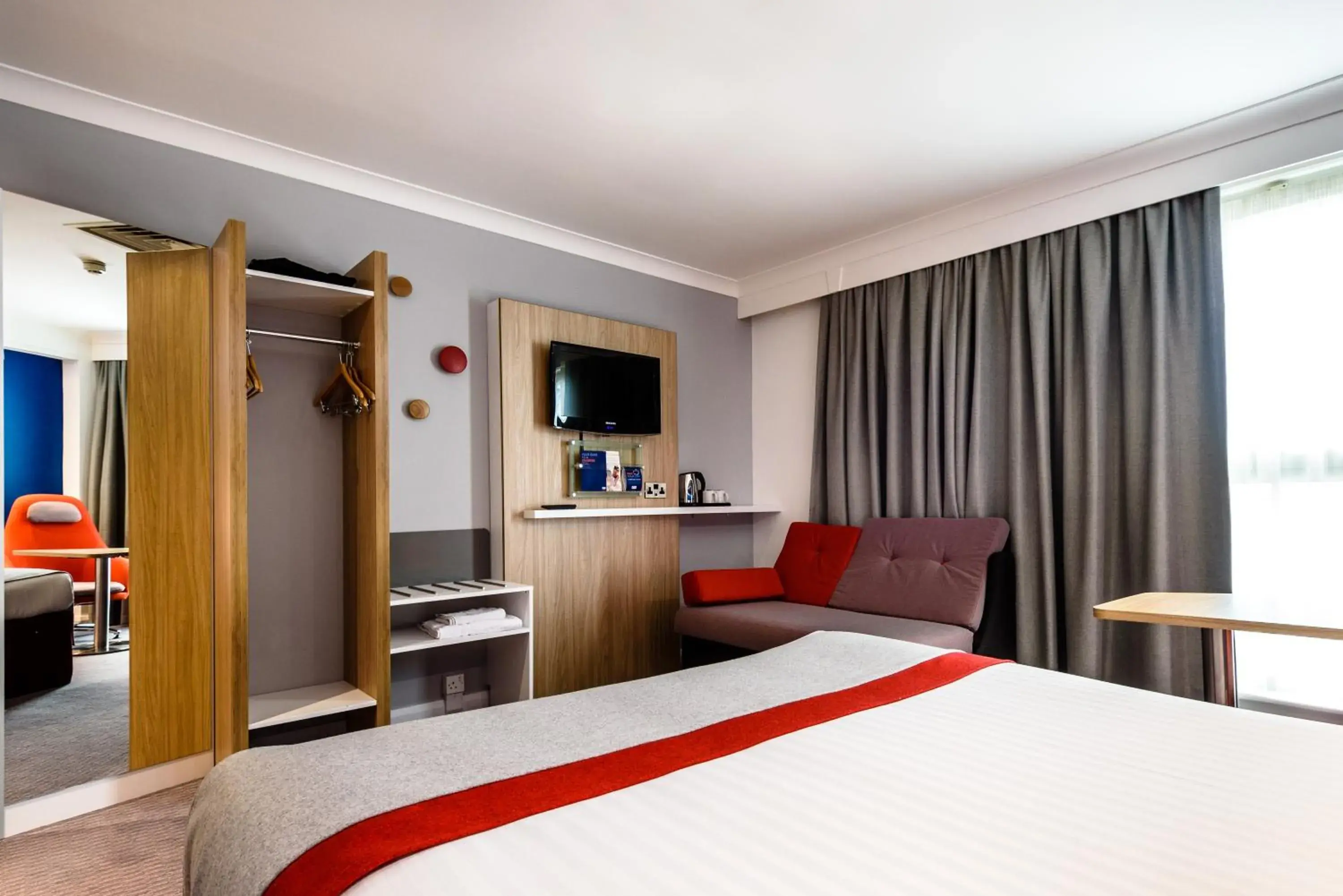 Standard Double Room with Free Hot Breakfast in Holiday Inn Express London Stansted Airport by IHG Standard Double Room with Free Hot Breakfast in Holiday Inn Express London Stansted Airport by IHG