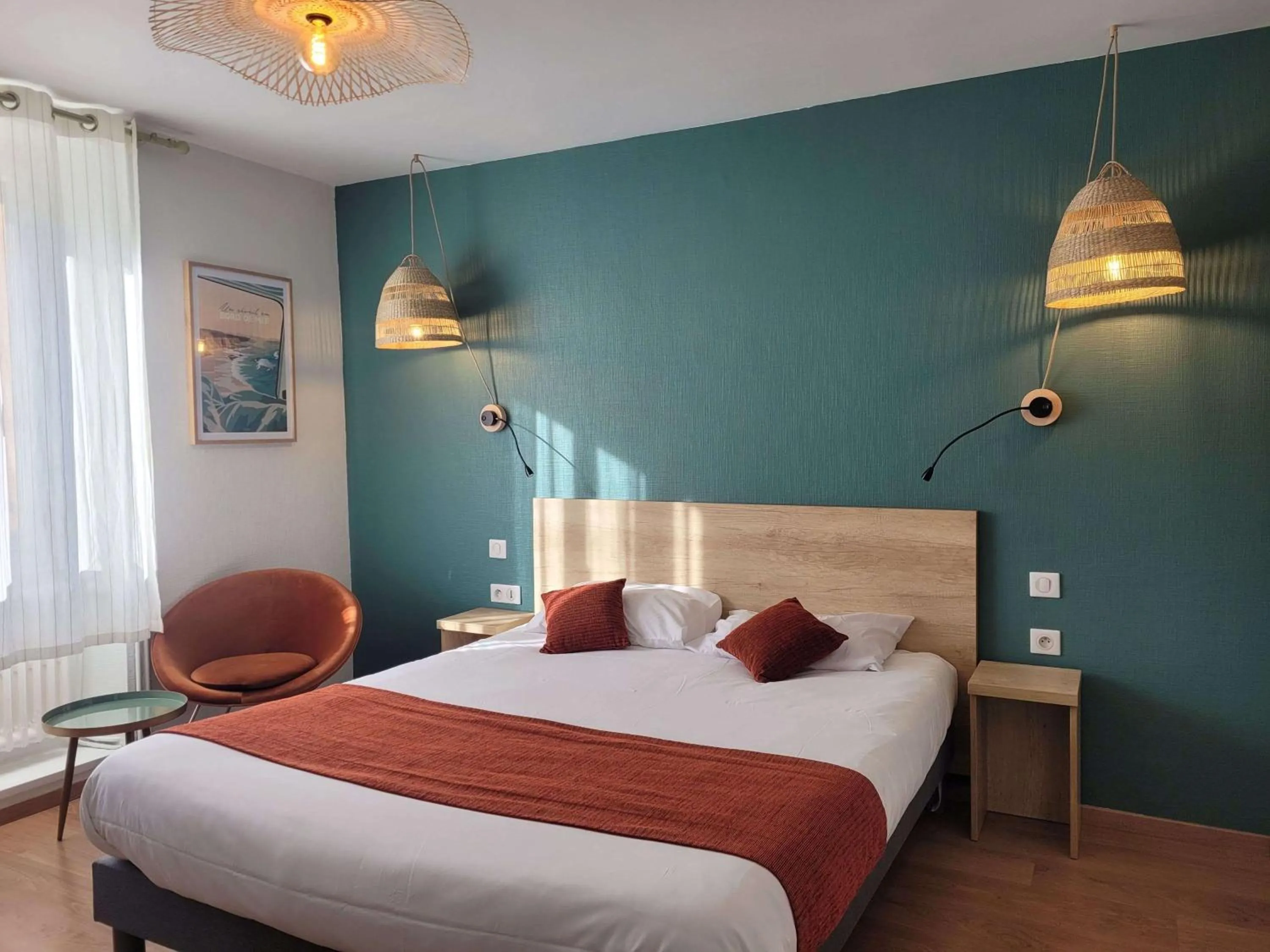 Bedroom, Bed in Brit Hotel des Halles