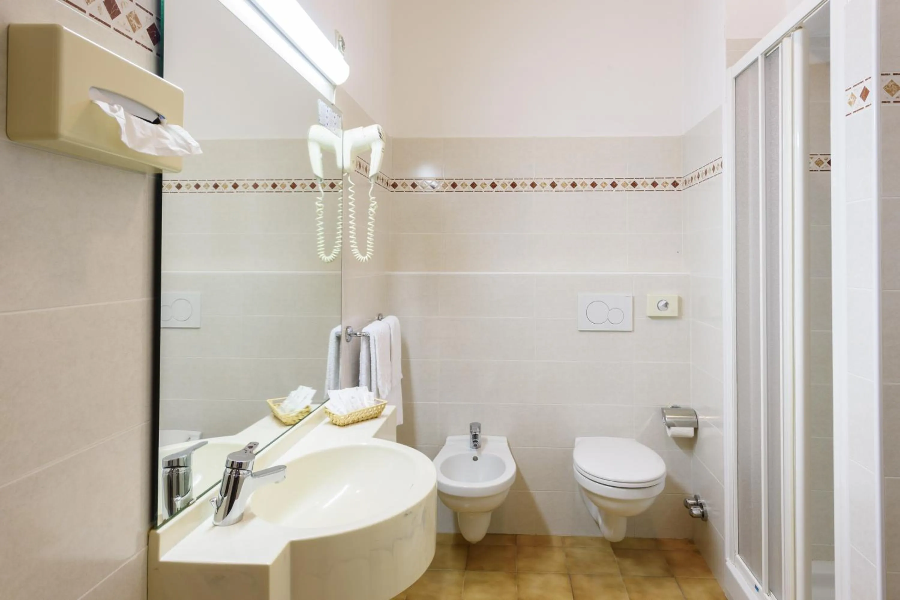 Bathroom in Hotel Italie et Suisse