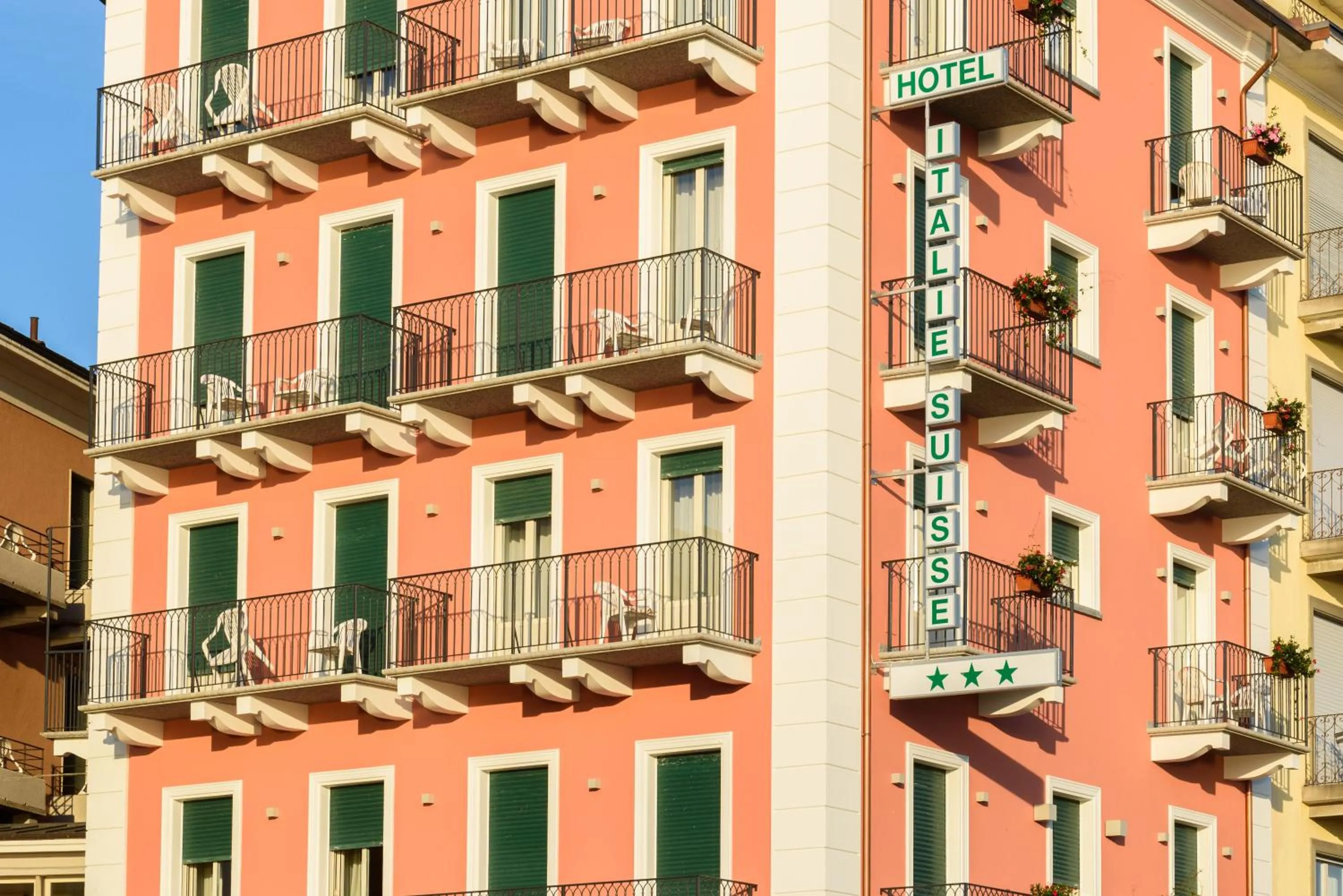 Property building in Hotel Italie et Suisse