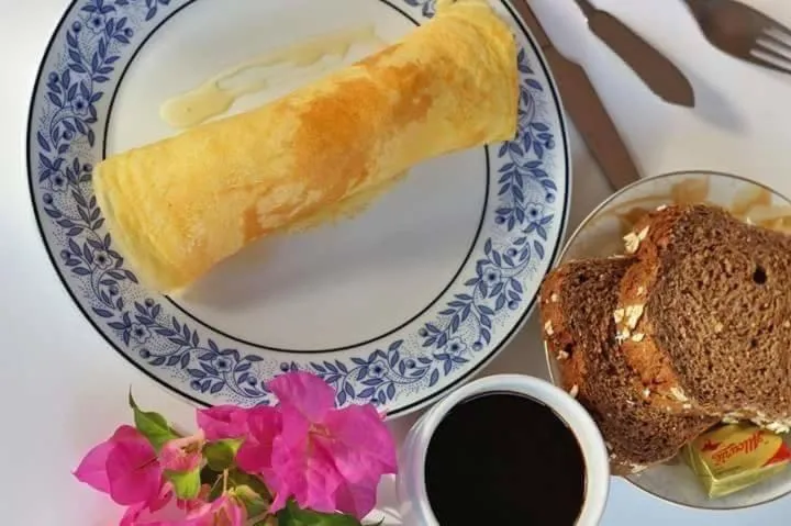 Continental breakfast in Fantasy Hill Bungalow