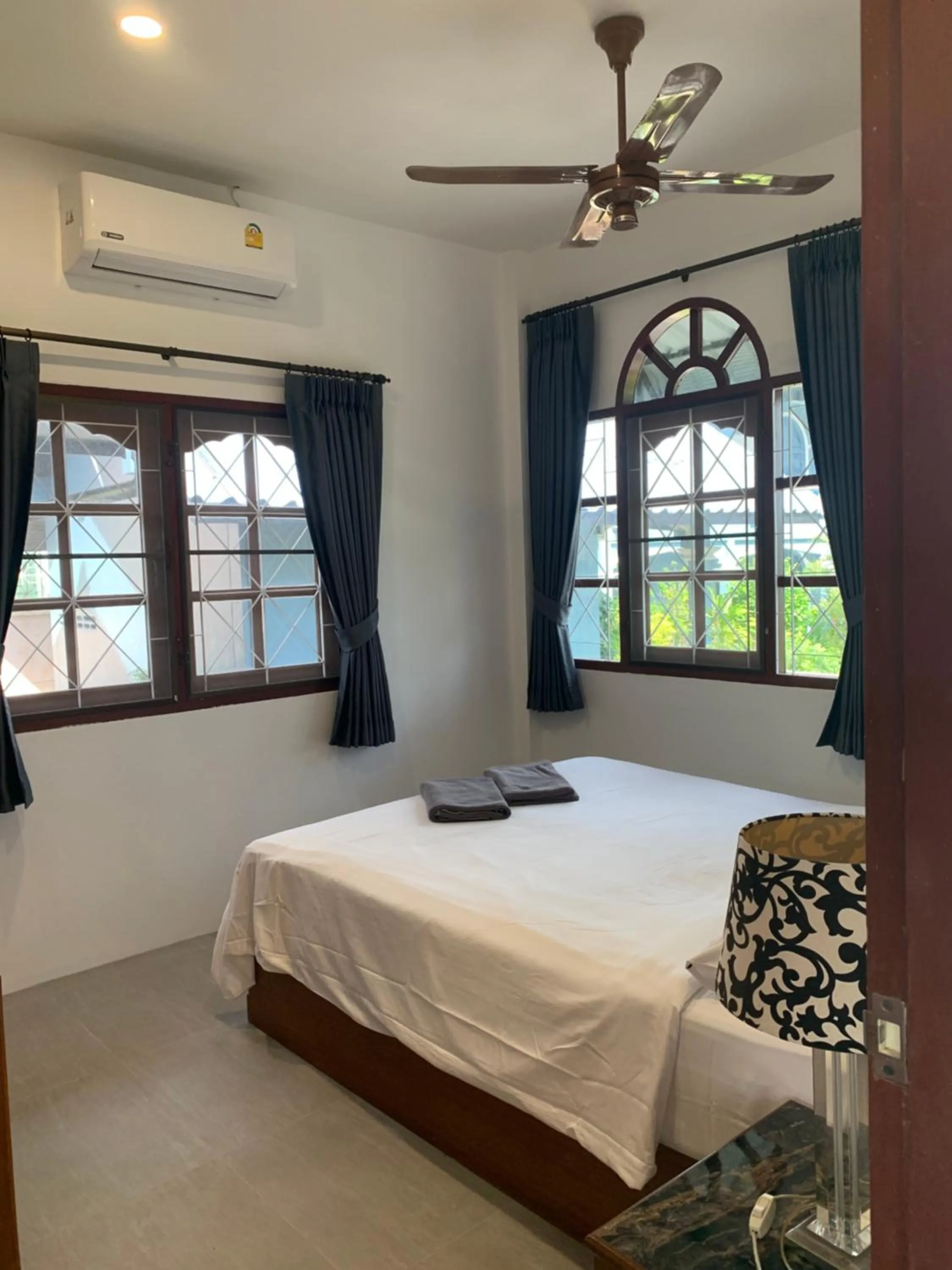 Bed in Fantasy Hill Bungalow