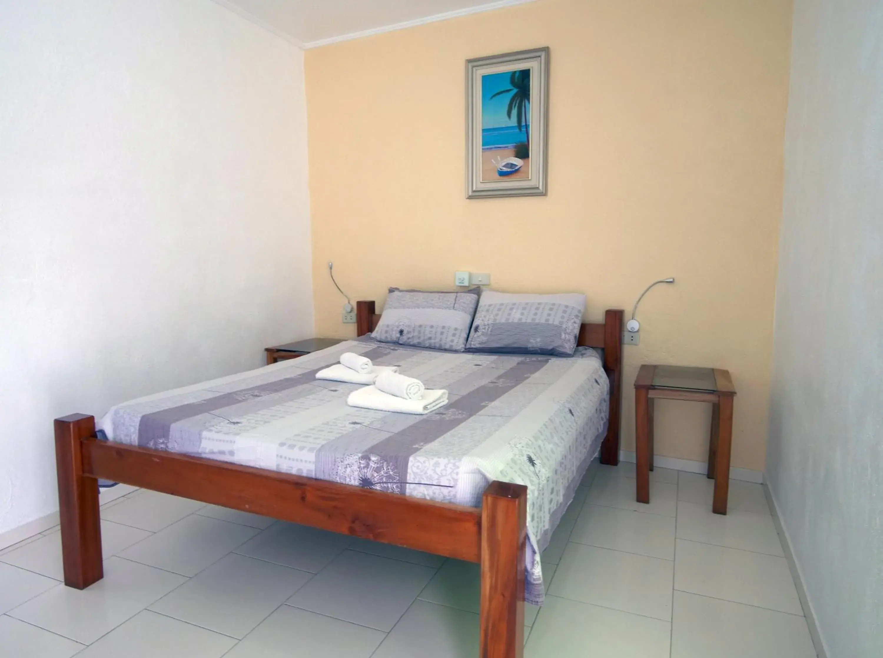 Bed in Alona Gecko Inn Bed in Alona Gecko Inn